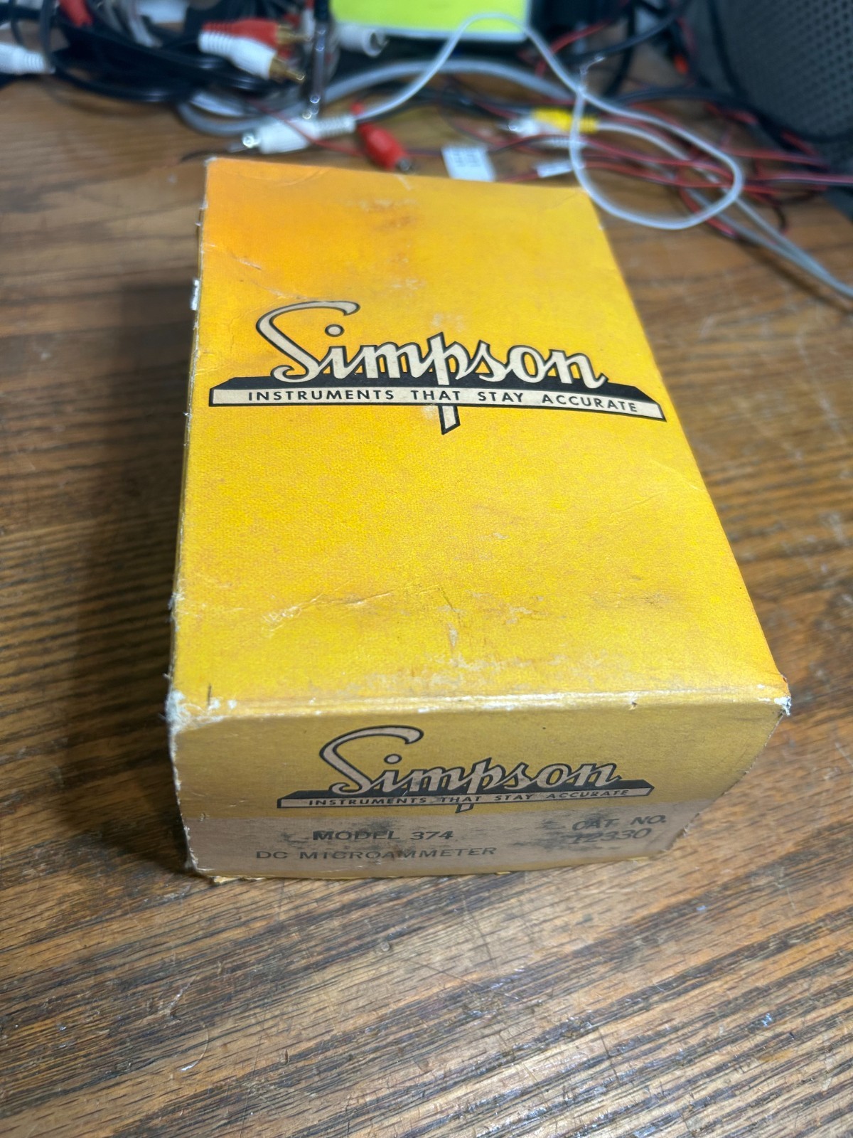 Simpson 377 DC Voltmeter Analog Panel Meter 0-1000V Tested Working w/ Box