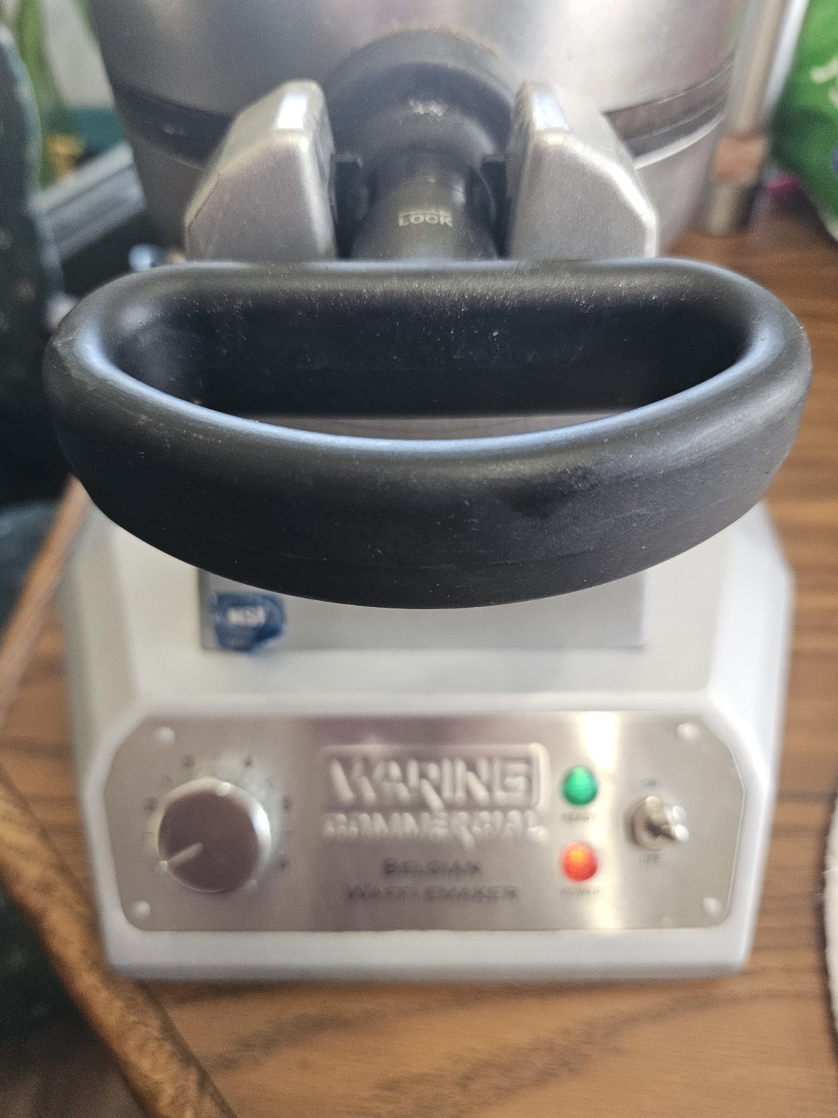 Waring WW180 Commercial Single Belgian Waffle Maker Tested