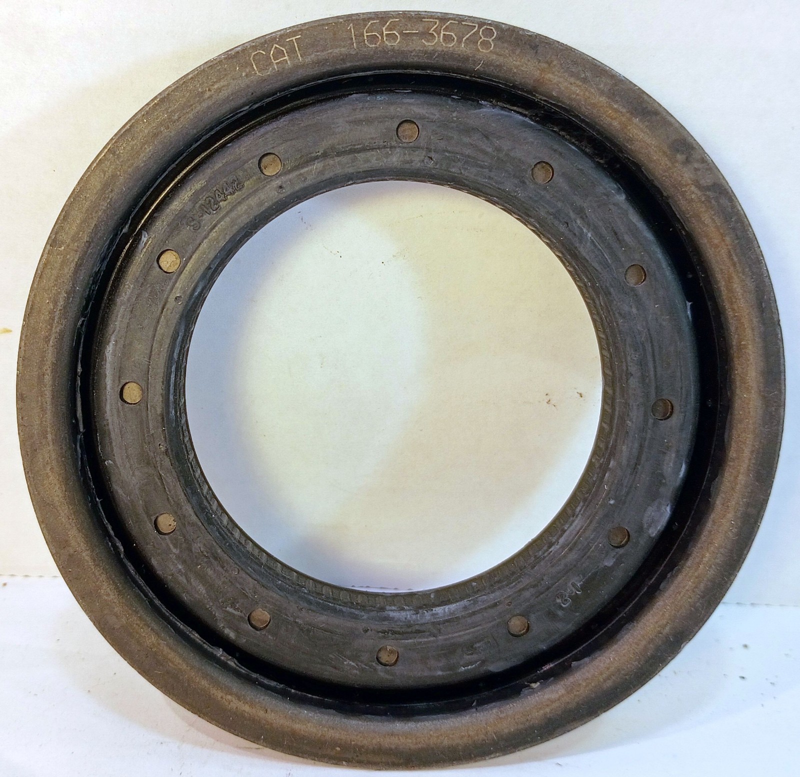 1 NEW CAT 166-3678 62mm SHAFT DIAMETER LIP TYPE AXLE SEAL NNB ***MAKE OFFER***