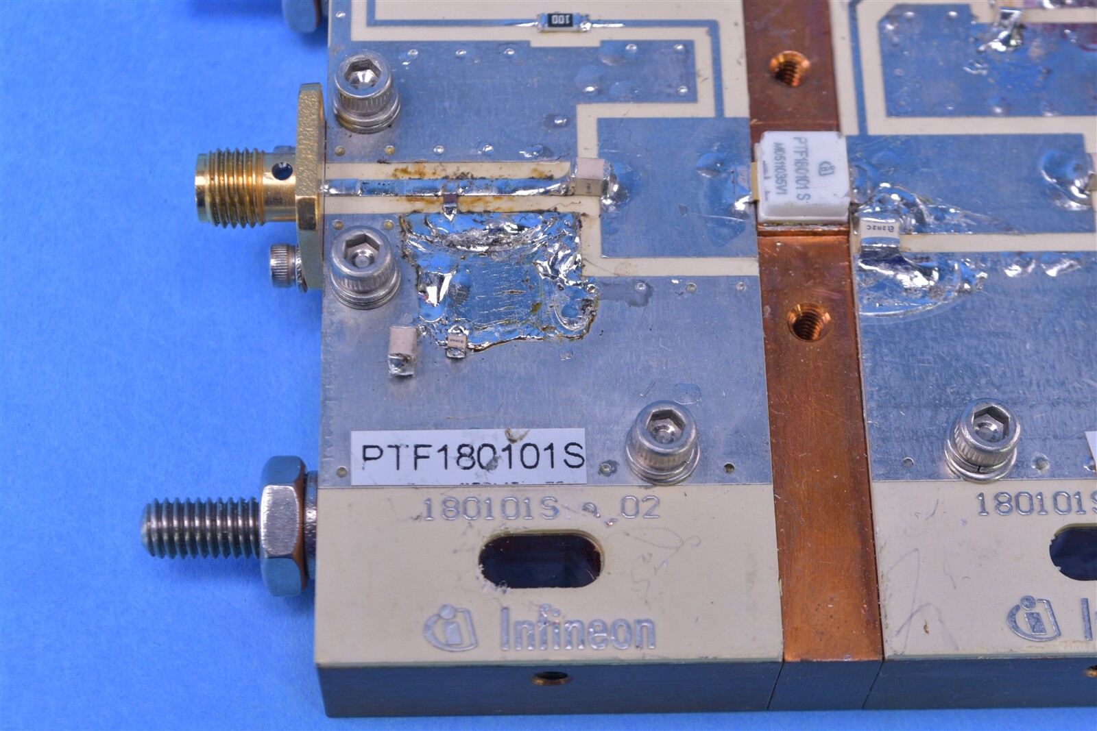 Infineon RF Mosfet LDMOS 28 V 180 mA 1.99GHz 19dB 10W H-32259-2 Board PTF180101S