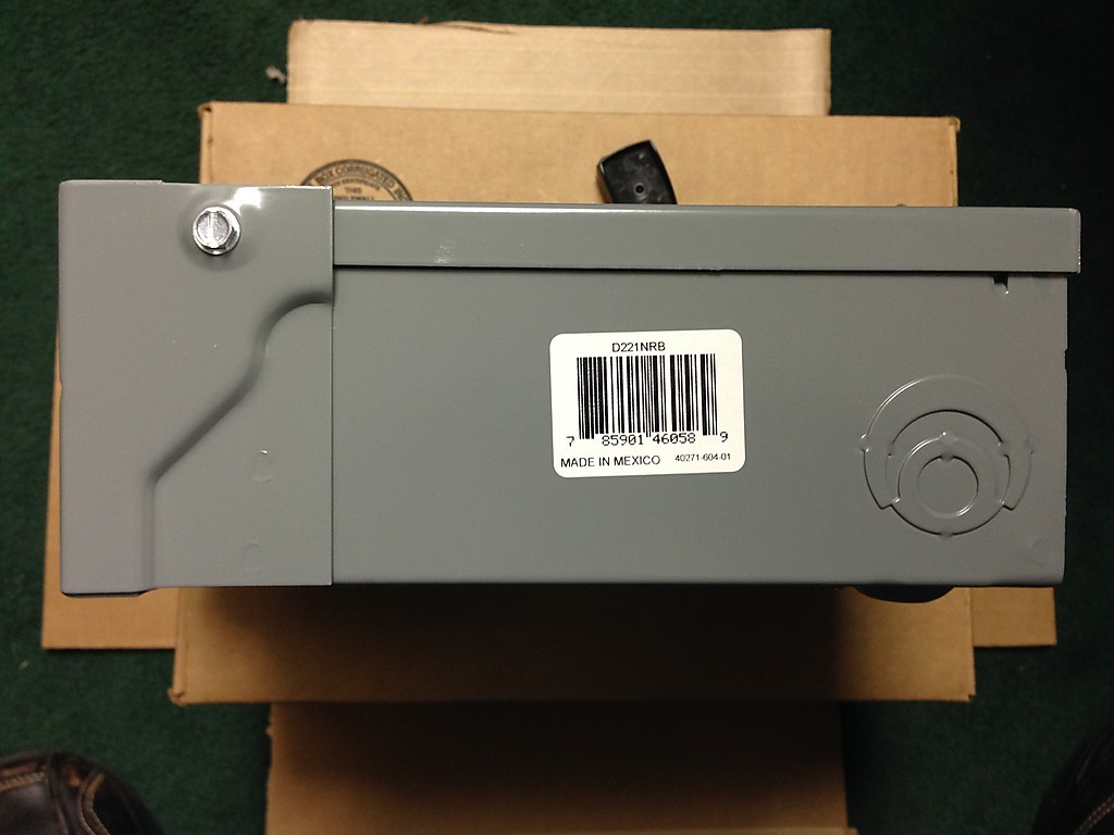SQUARE D SAFETY Disconnect – SWITCH D221NRB SERIES E3 3R ENCLOSURE 30 AMP 60 HZ