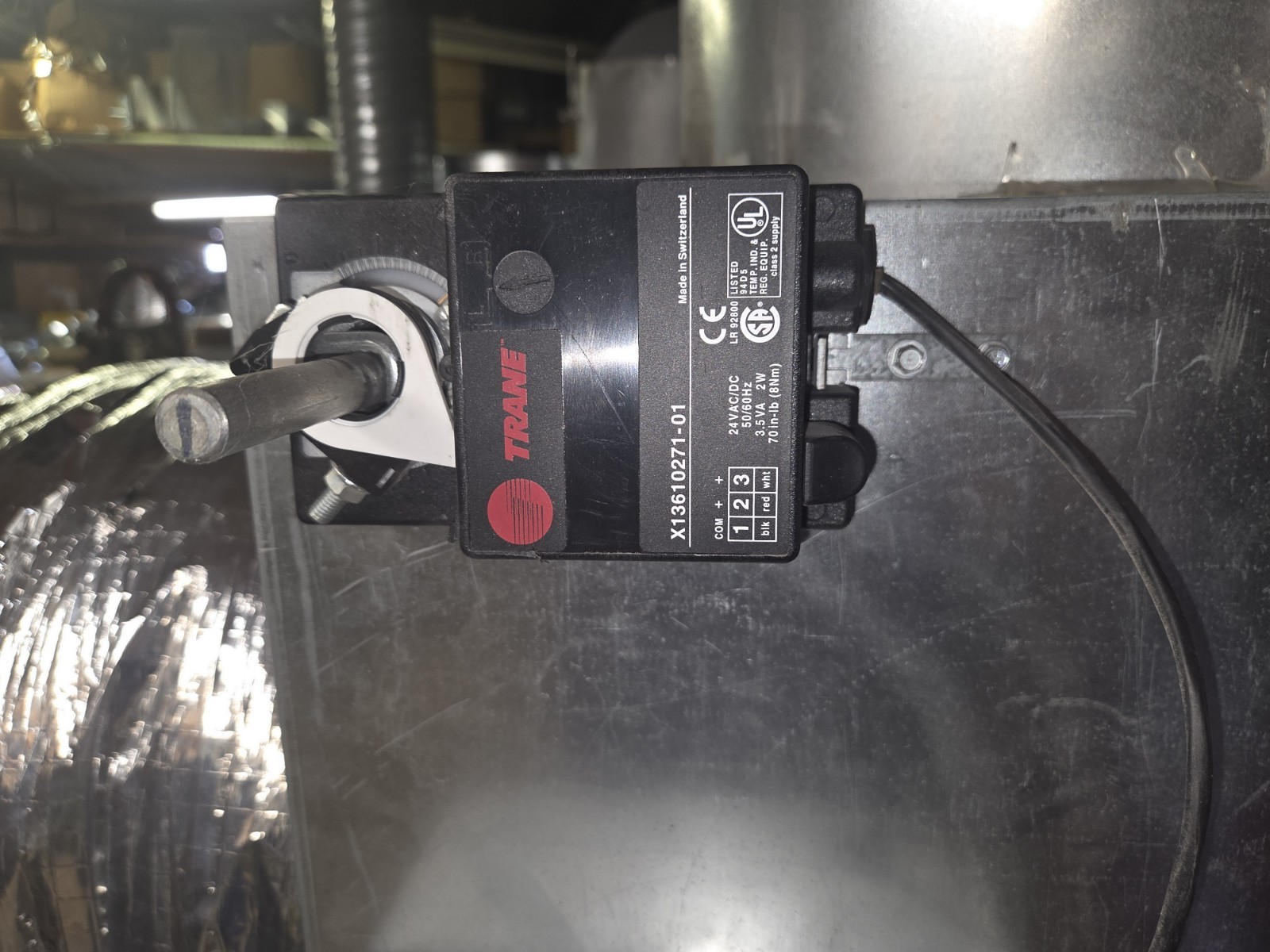 Titus 16″ VAV Box B734275 Trane X13610271-01 Control actuator damper