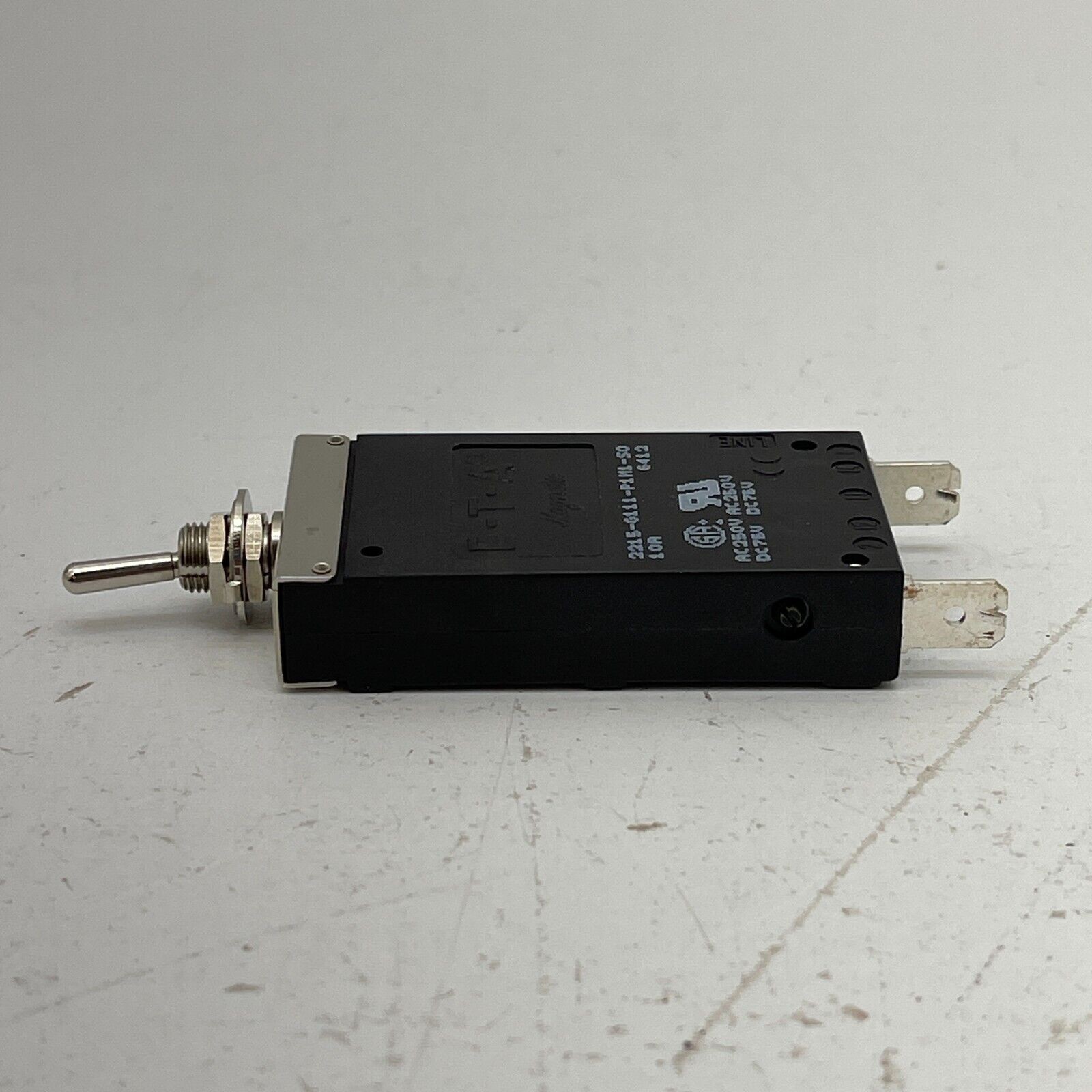 E-T-A 2215-G111-P1M1-S0 10A 1Pole Circuit Breaker Toggle Switch 10A 250VAC 75VDC