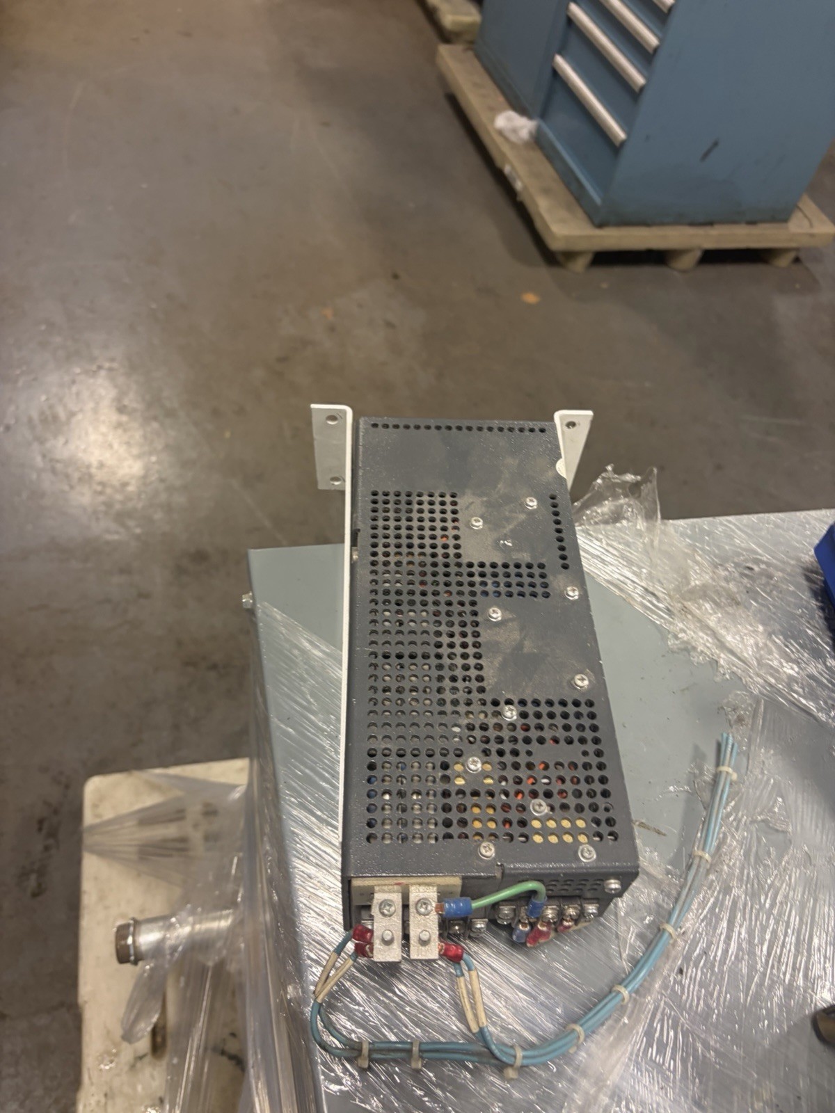 LAMBDA REGULATED POWER SUPPLY LRS-54-24 95-132VAC 5.4A USED