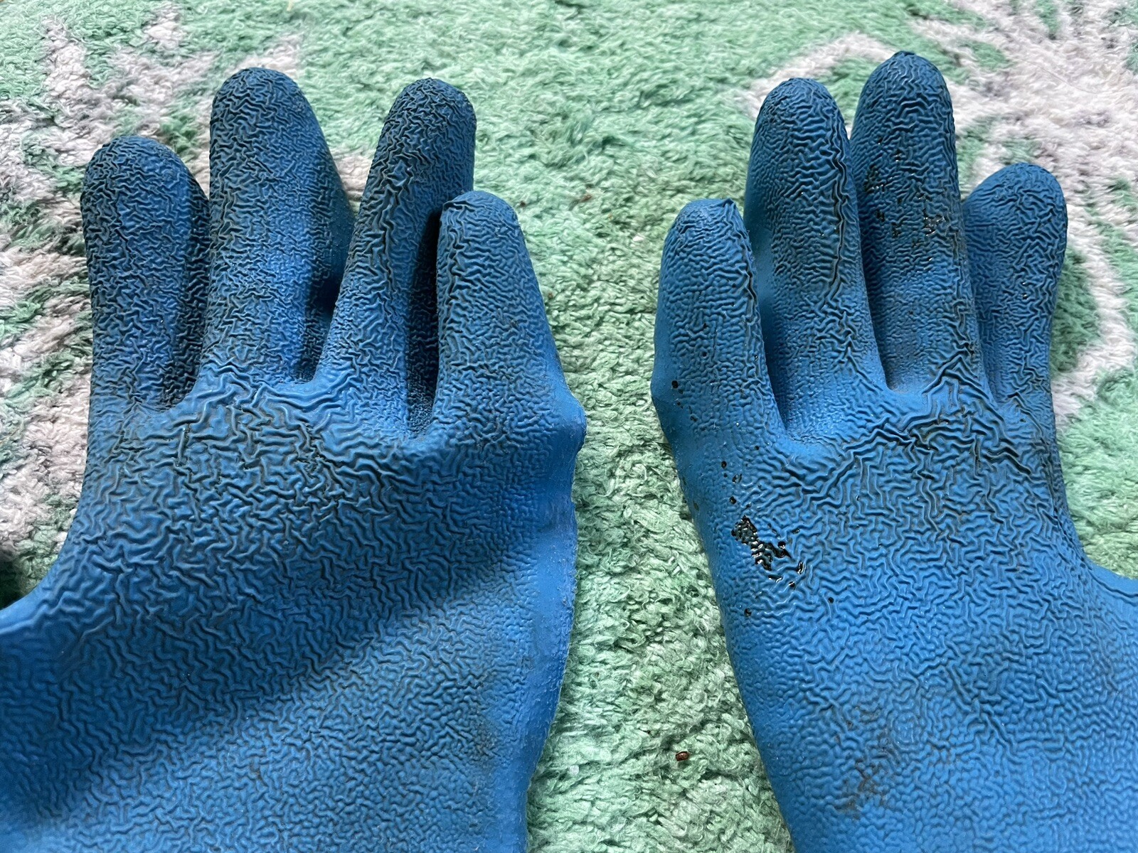 Showr Atlas 300 Size 7/S Latex Coated Gloves – Blue & Gray