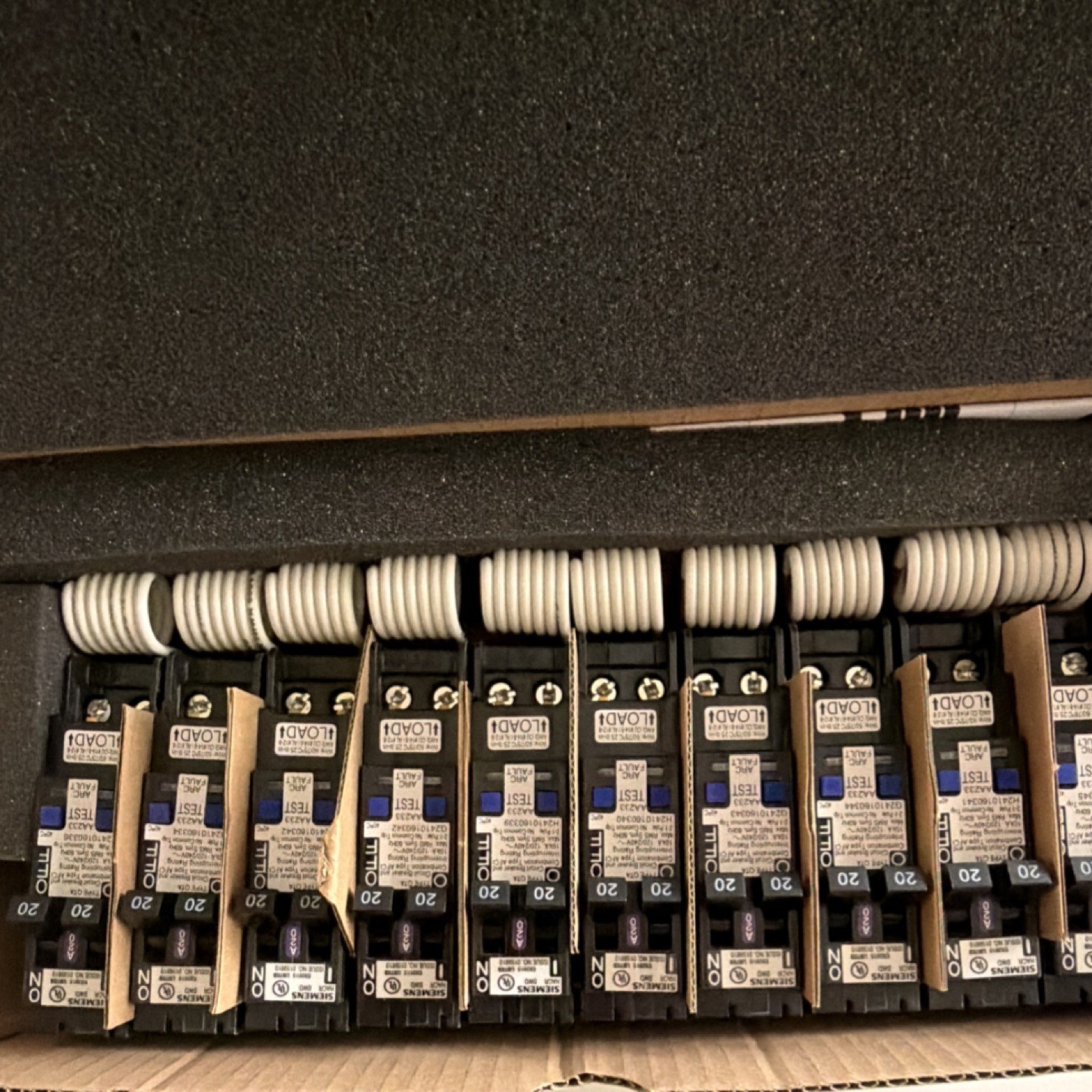 Siemens 10 Pack 20/20A Combination Arc Fault Tandem Circuit Interrupter Q2020AFC