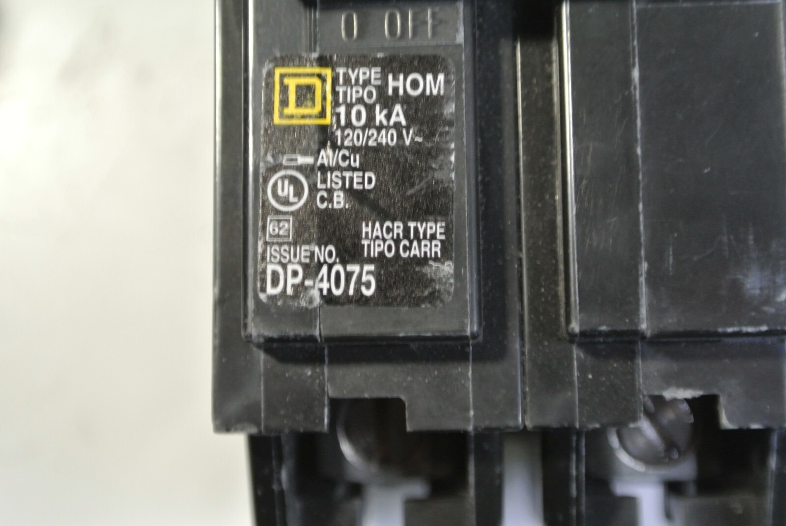 (5) Square D HOM240 Circuit Breaker 2-Pole 40 Amp 120/240 Volt AC