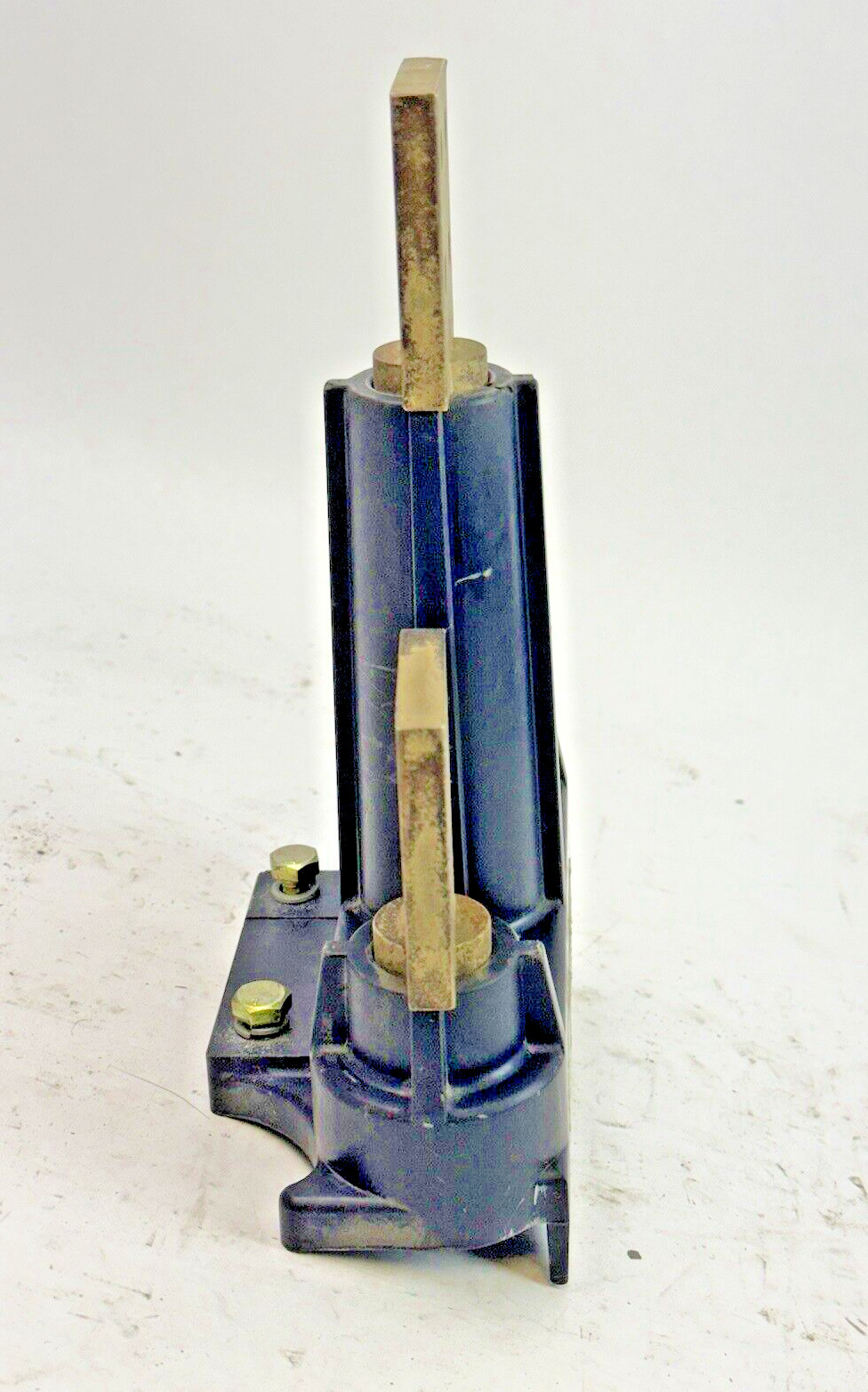 SIEMENS/ ITE – PC5661 – PLUG-IN MOUNTING BASE ASSEMBLY – FOR LD FRAME BREAKERS