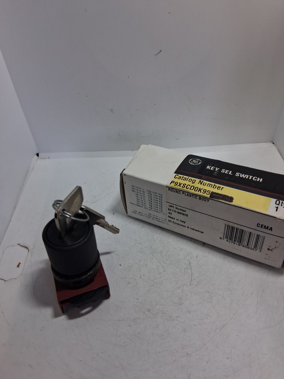 GE P9XSCD0K95 SELECTOR SWITCH OPERATOR 2 POSITION KEY REMOVAL FROM BOTH NIB