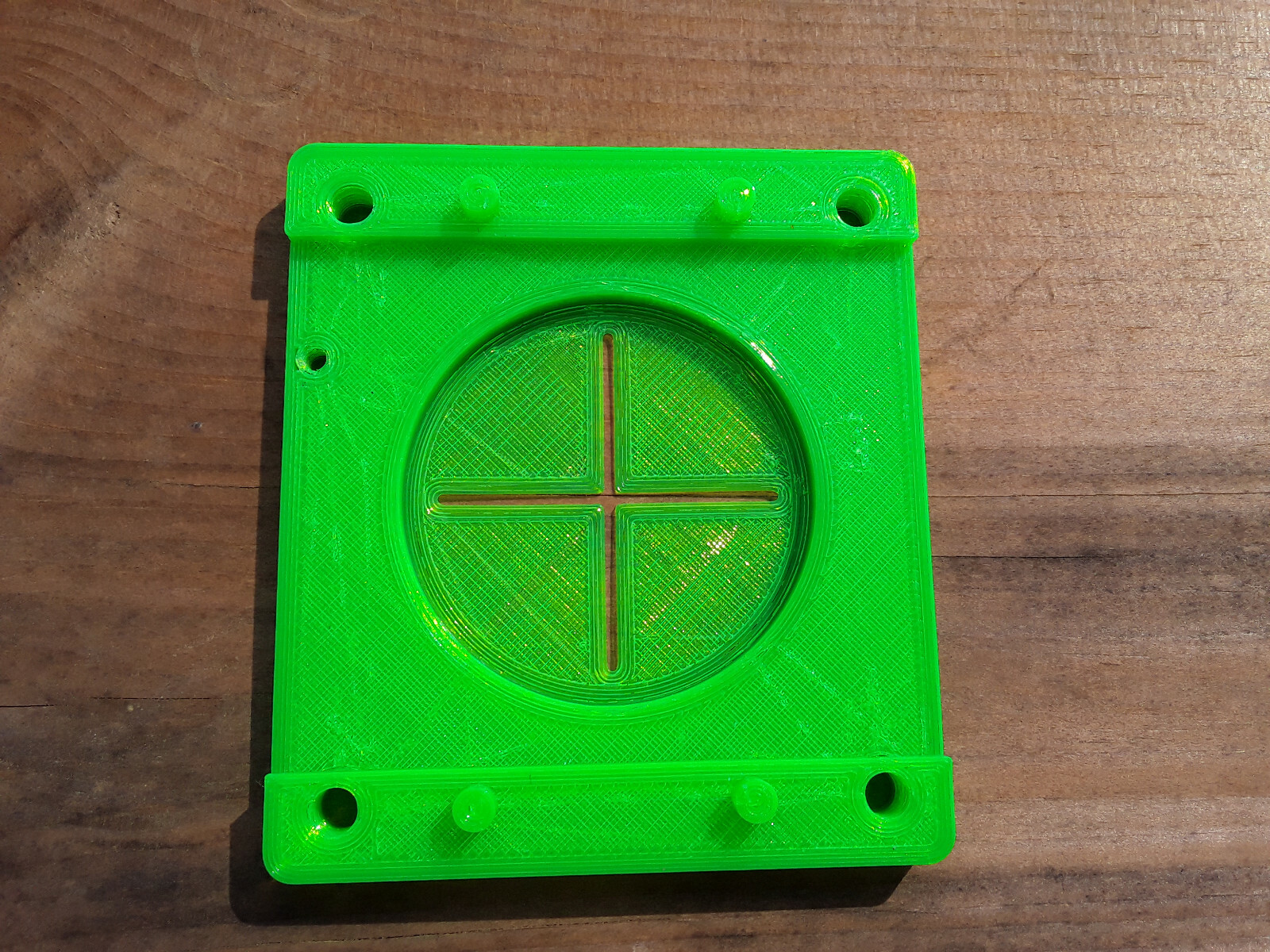 Bee Vacuum Gate for Beekeeping with Nail Lock