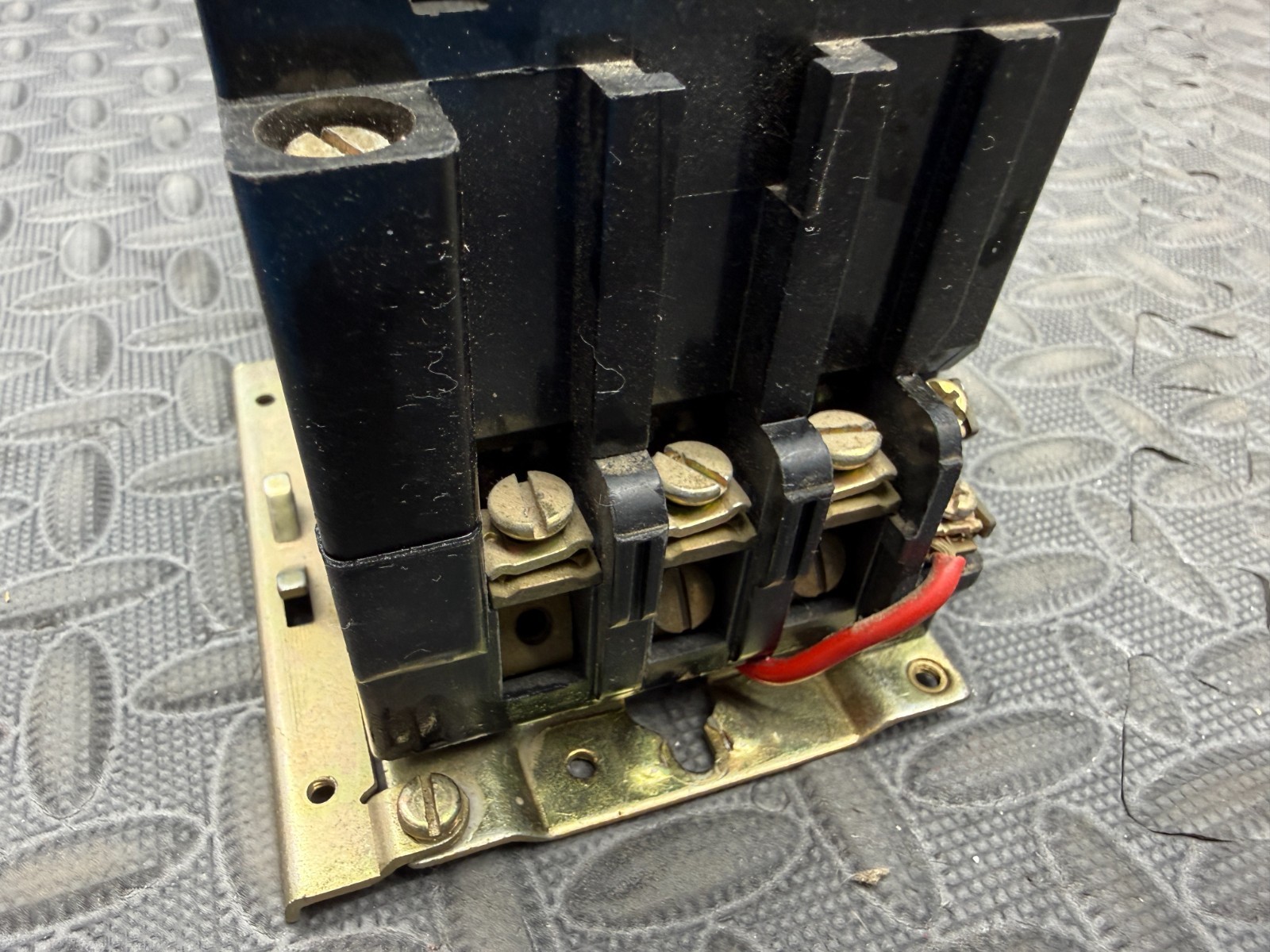 Square D 8536SC03S NEMA Size-1 600VAC Magnetic Motor Starter