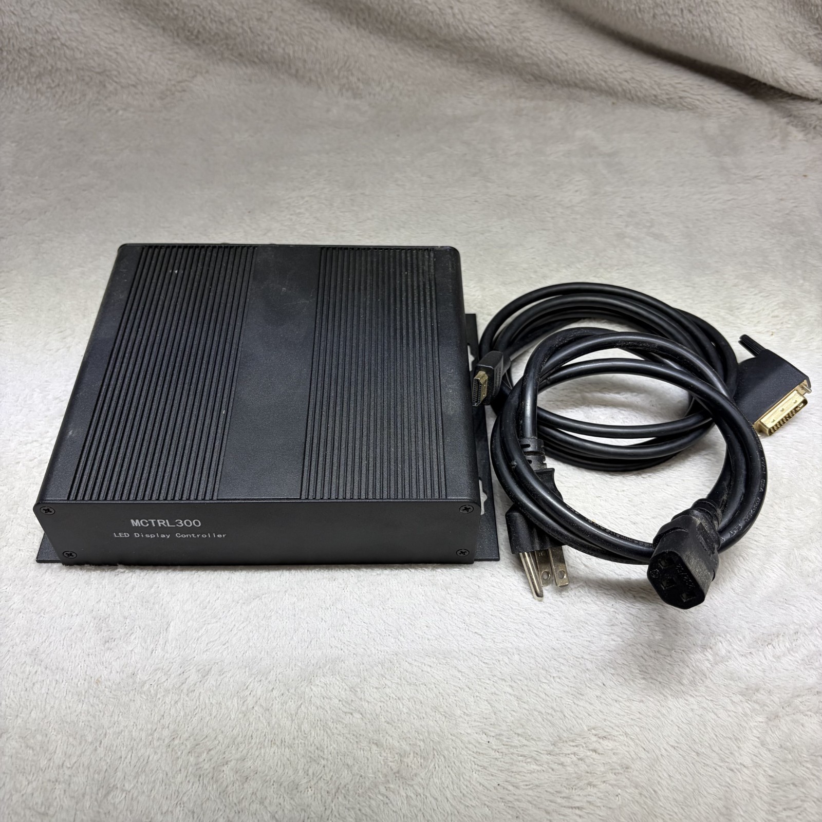 NOVASTAR MCTRL300 SYNCHRONOUS LED DISPLAY CONTROLLER BOX WITH POWER CABLE