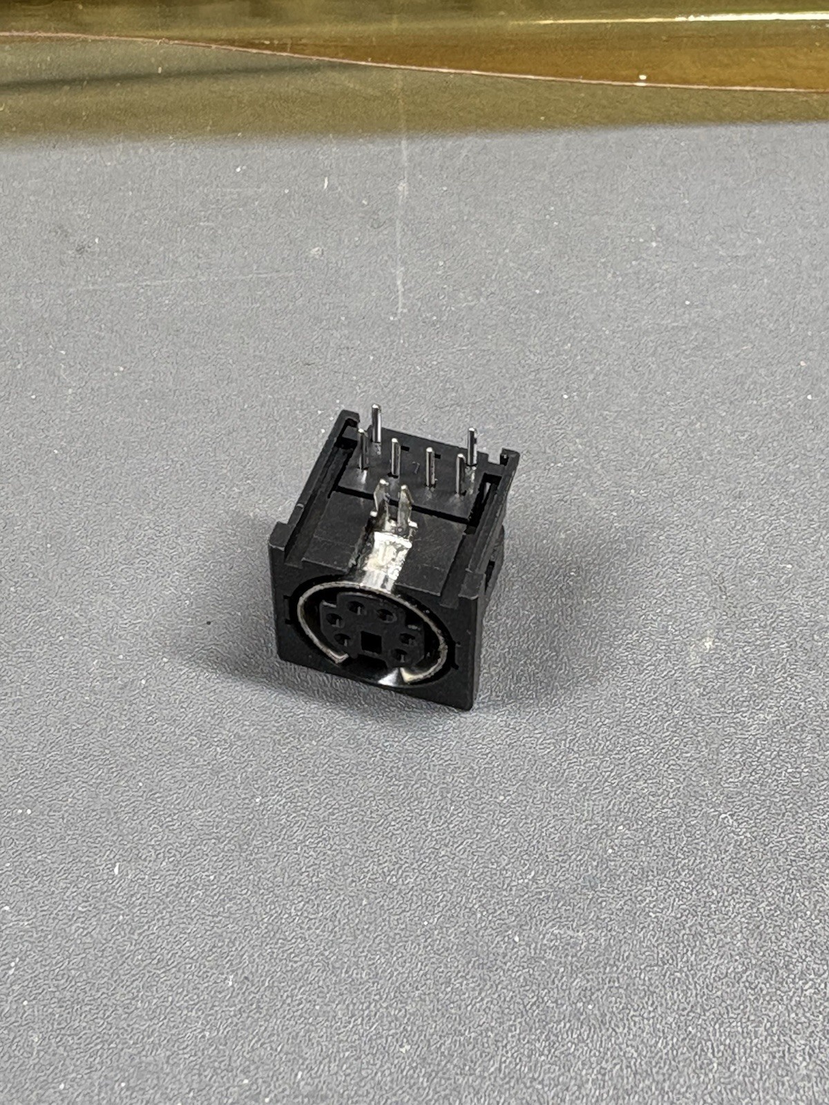 Lot of 100 Mini-DIN 8 Pin Female Panel Mount Connectors PCB Through Hole Socket