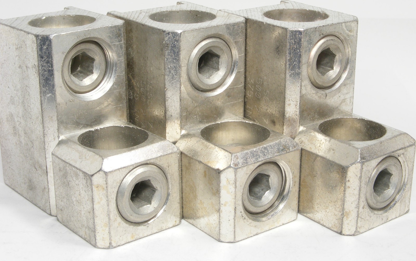 NEW Eaton Cutler-Hammer 3TA632LK Breaker Lug Kit 3P 630A, 2-500 kcmil, G Series