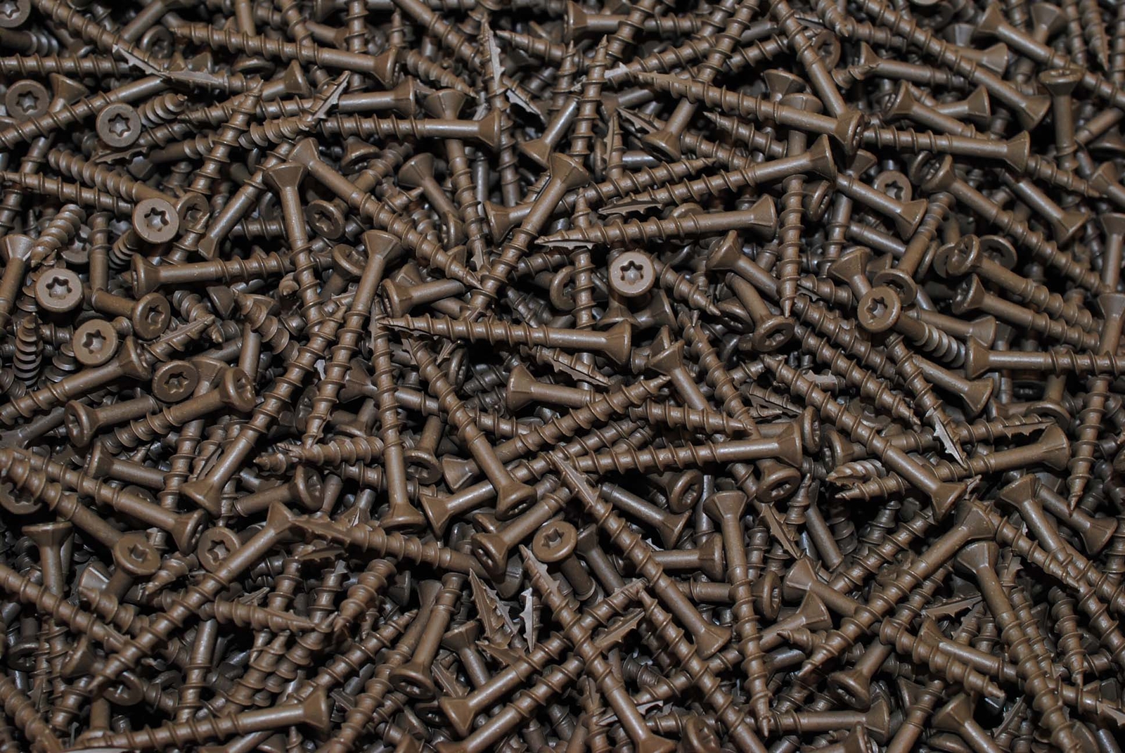 (700) Torx T20 Star Flat Head 8 x 1-5/8 Deck Screw ACQ Lumber Wood Type 17
