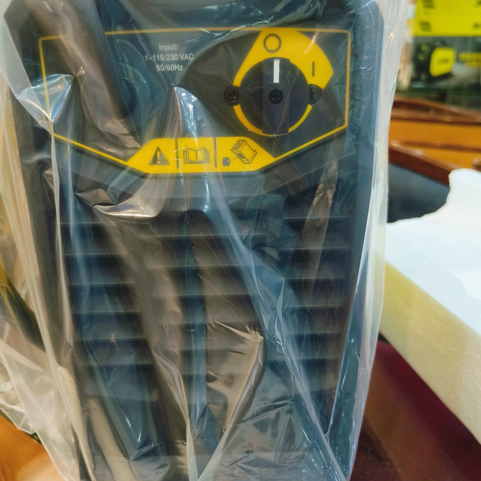 Esab Rogue Es 201ip Pro durable power source 230/115.