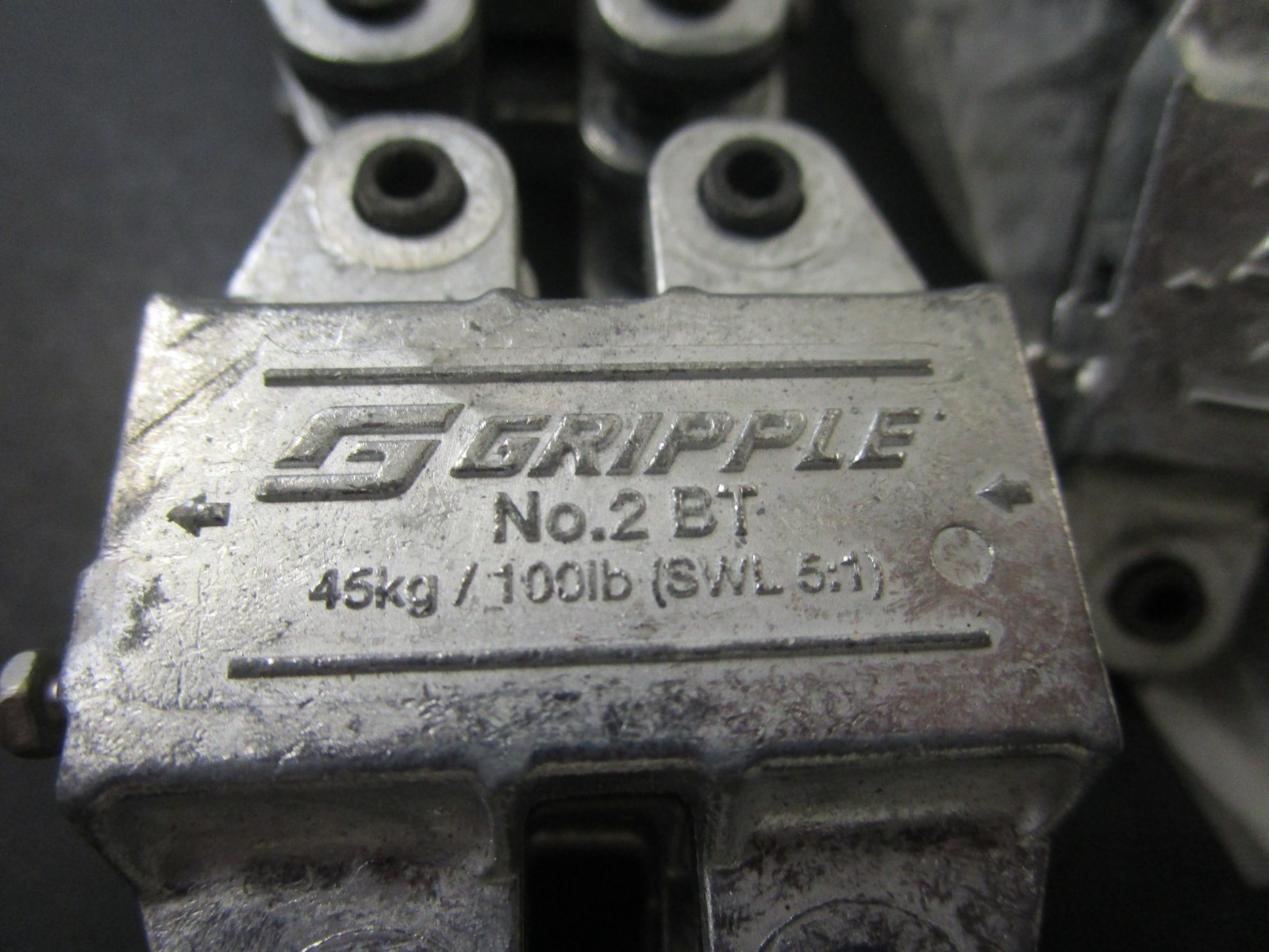 Gripple #2 BT Cable Butterfly Hangers 100 LBS Capacity 22 Pieces