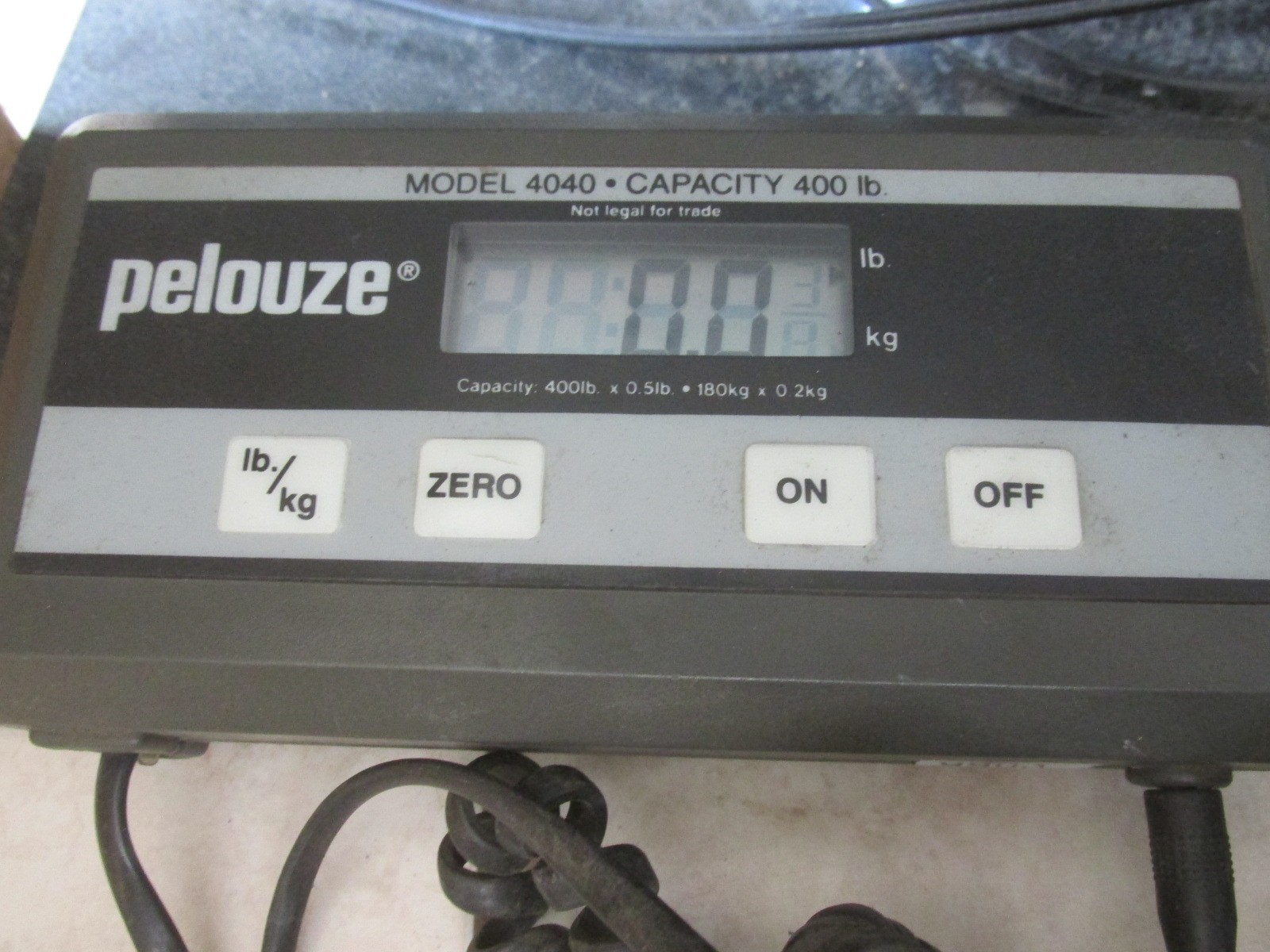 Pelouze 4040 Digital Shipping Scale, 400lb x 0.5lb / 180kg x 0.2kg Capacity