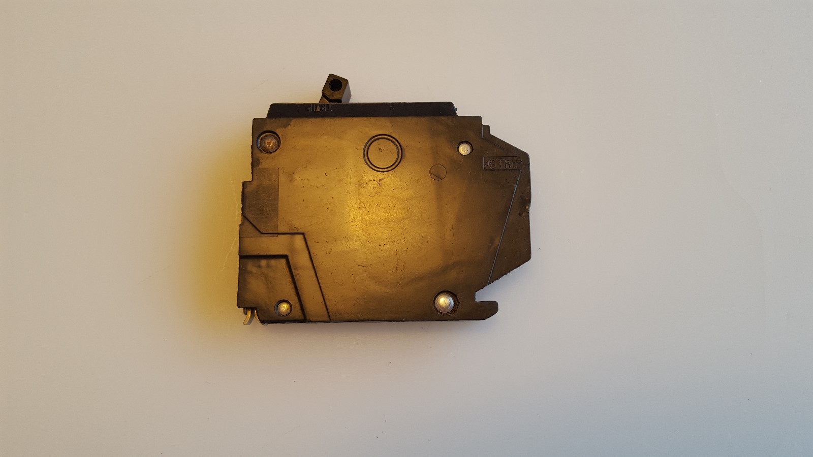 GE THQP120 20A 120V 1 POLE CIRCUIT BREAKER