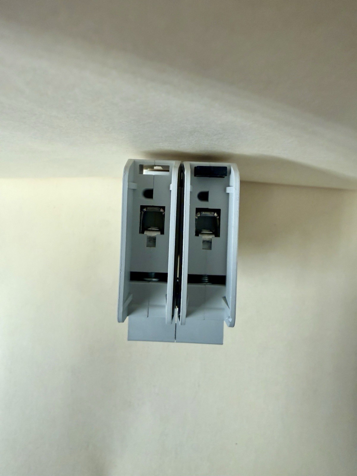 “LOT OF 2” NEW Eaton WMZT2C15 15A 2-Pole DIN Rail Breakers UL489 277/480V 10kA