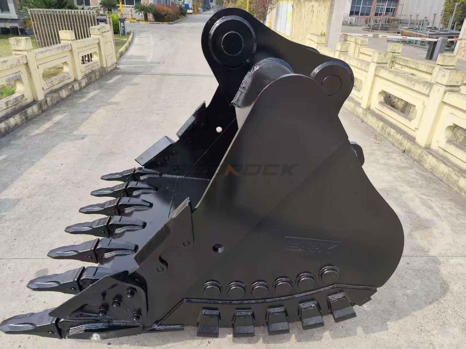 John Deere, Hitachi 450/470, 72in, 110mm Pins, 7 teeth, HD bucket, 2.69 CU M