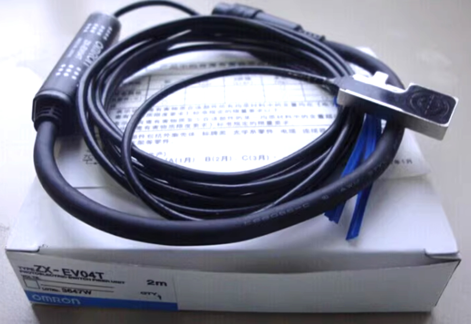 OMRON ZX-EV04T laser sensor New In Box