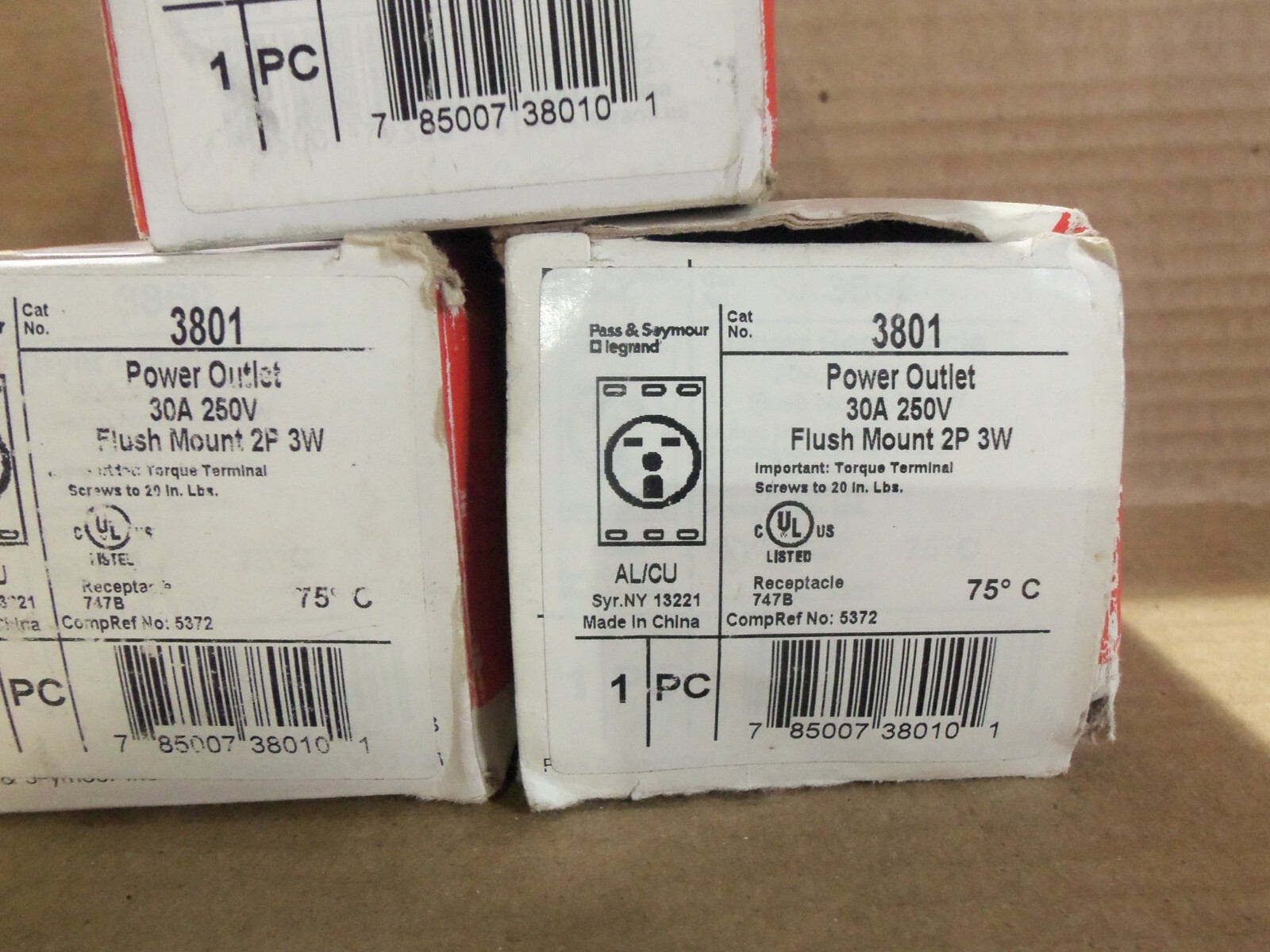 NEW LOT OF 3 LEGRAND 3801 POWER OUTLET 30 AMP 250V FLUSH MOUNT 2P3W 75­° C