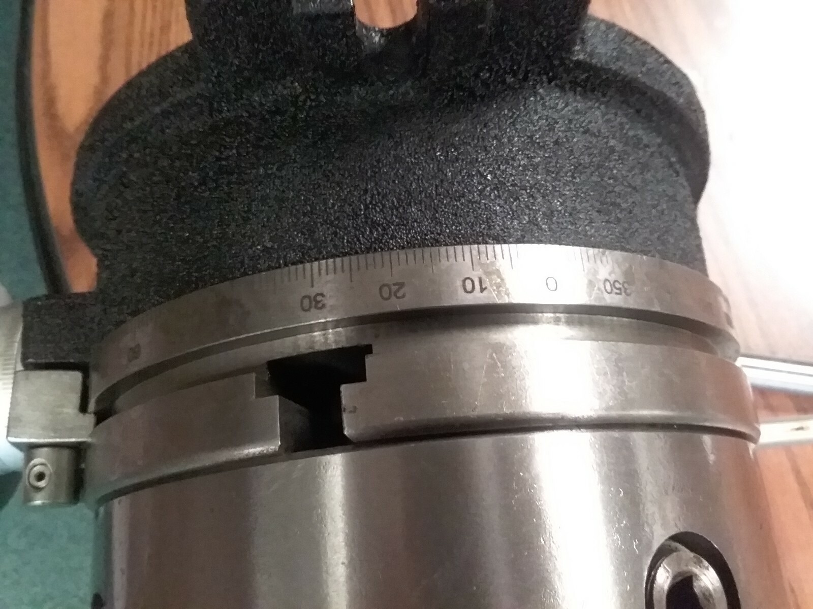 8″ HORIZONTAL & VERTICAL ROTARY TABLE w. 8″-4 jaw independent chuck 4 T-nuts