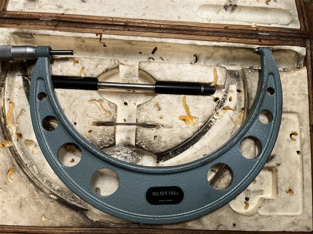 Mitutoyo No, 103-186A Outside Micrometer, .001″, 9-10″ – USED