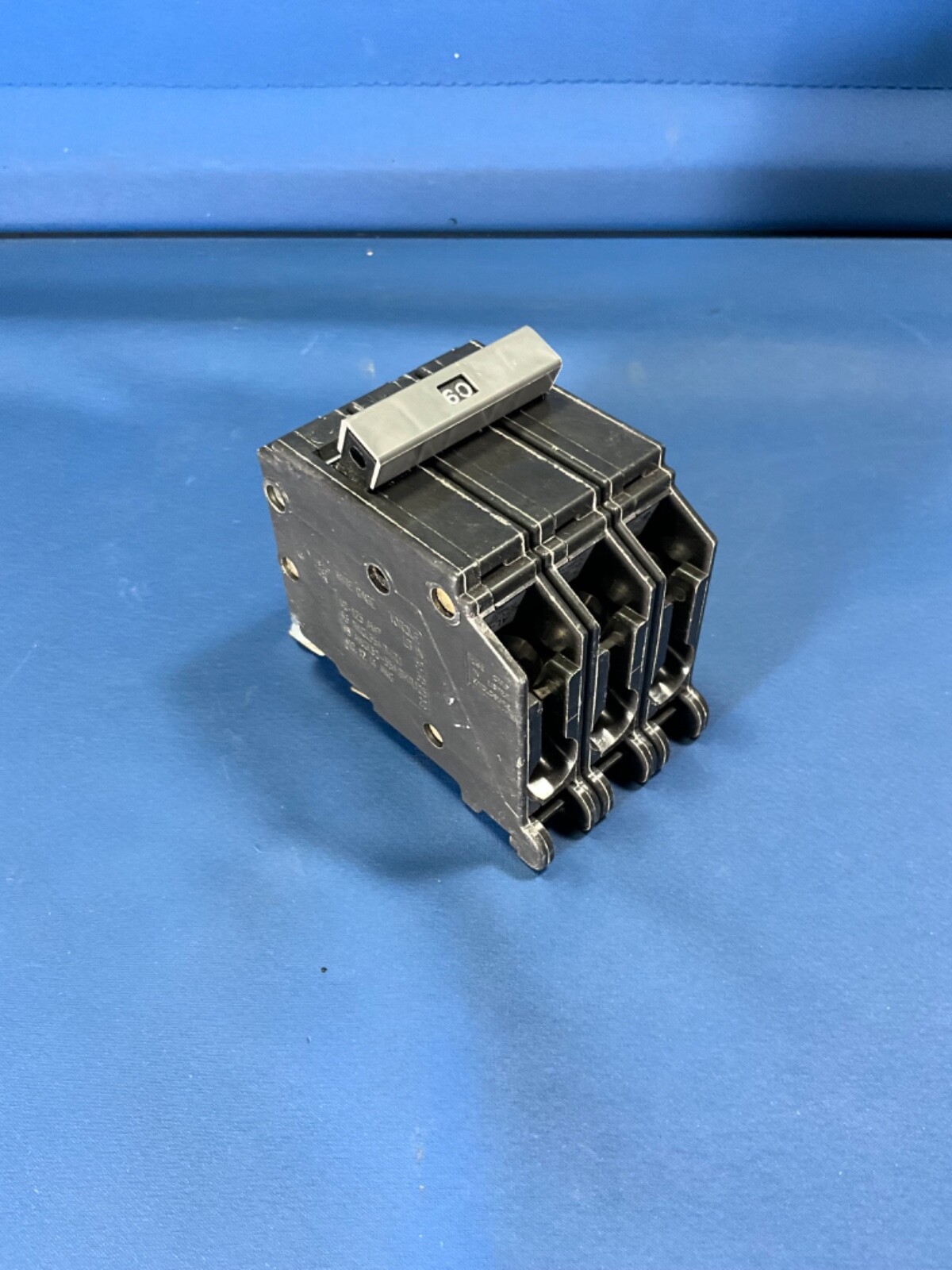 CUTLER HAMMER CHB360 3P 60A 240V BOLT ON CIRCUIT BREAKER
