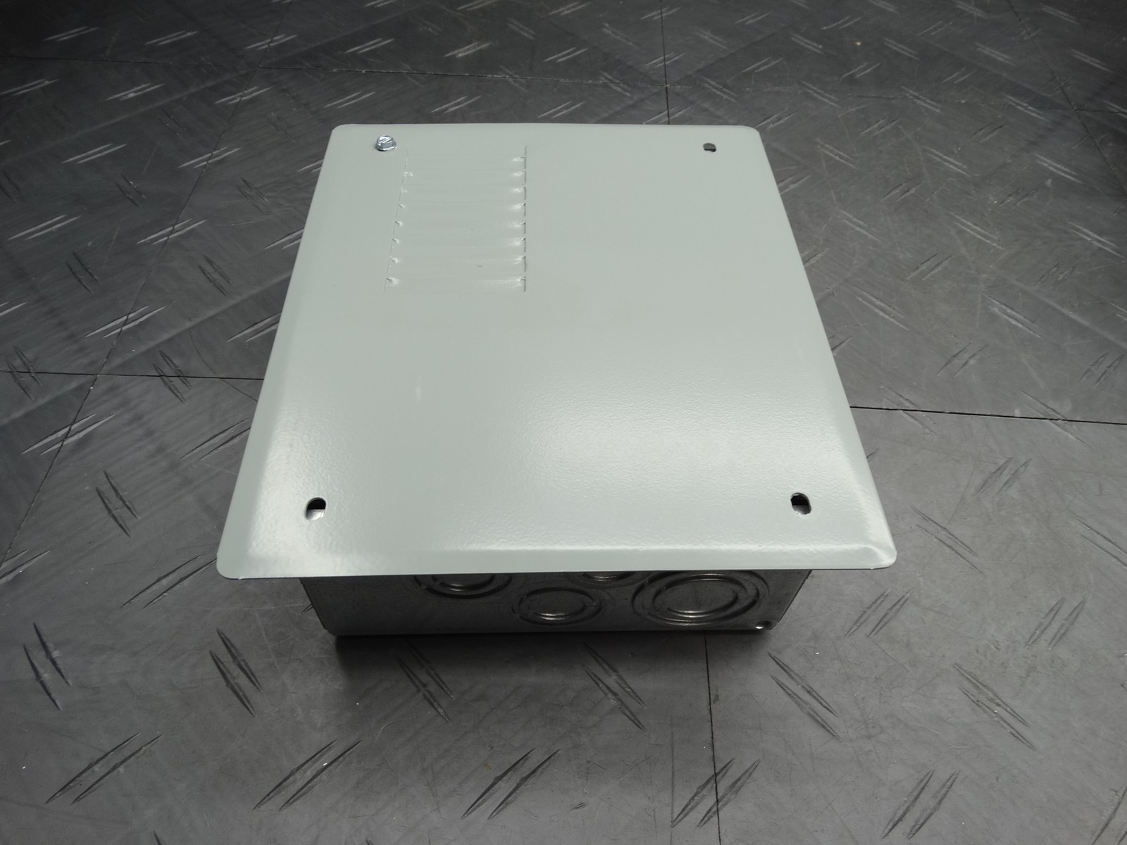 GE PowerMark Plus 125A 4-Space 8-Circuit Indoor Main Lug Circuit Breaker Panel