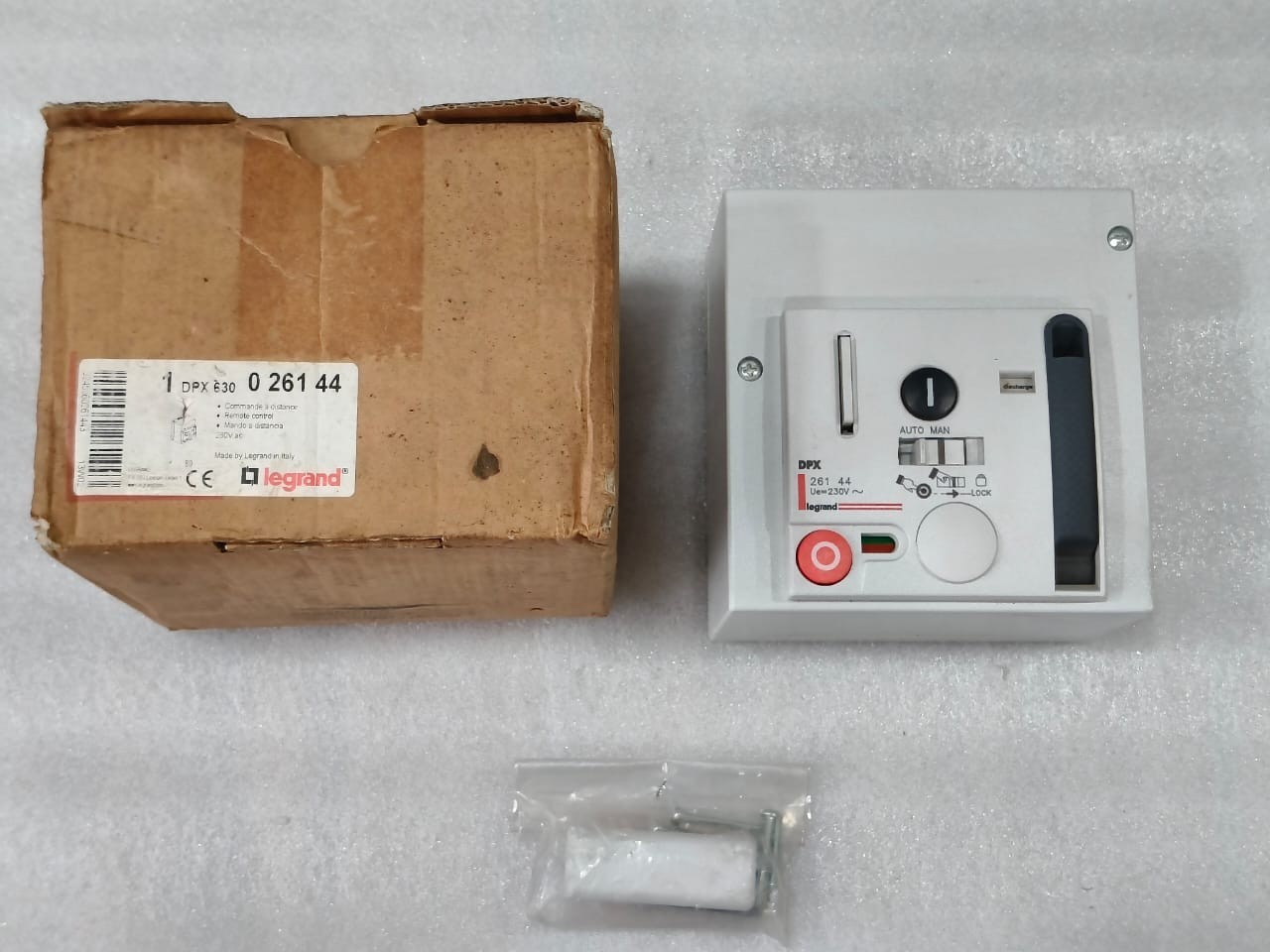 LEGRAND 026144 DPX 630 MOTOR OPERATOR UNIT AC 230V FOR DPX630 CIRCUIT BREAKER