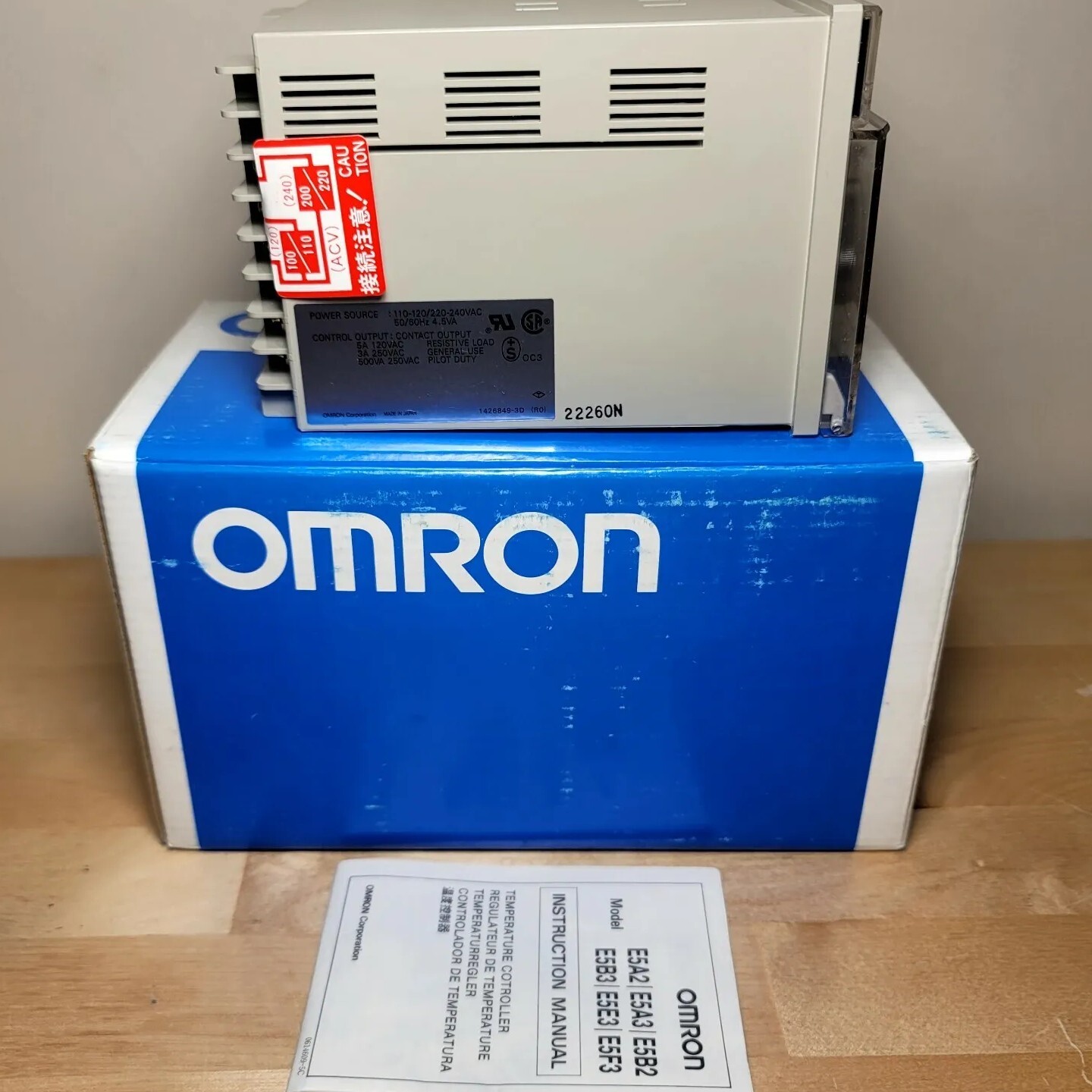 Omron E5A2-YR10K Analog Temperature Controller 32-1472F AC 110/120VAC 220/240VAC