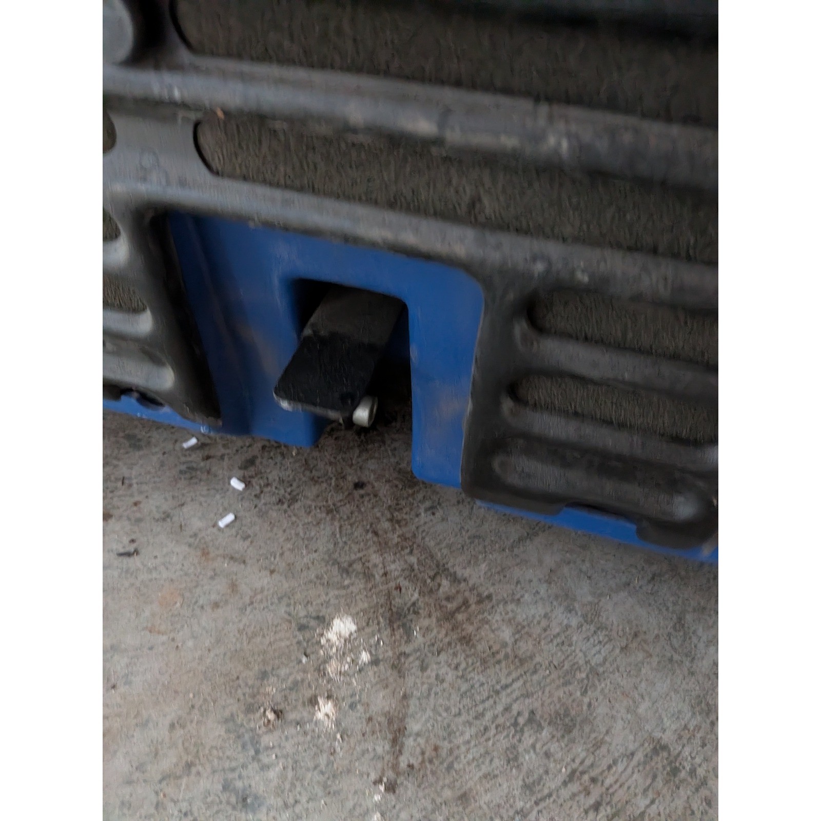 Windsor Wave Wide Area Vacuum 28 Inch Commercial Industrial Carpet Cleaner Blue
