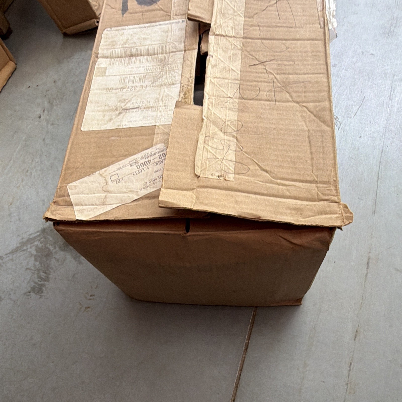 Eaton Mechanically Held Lighting Contactor ECC04C1A4A 4P 30A 120V Encl