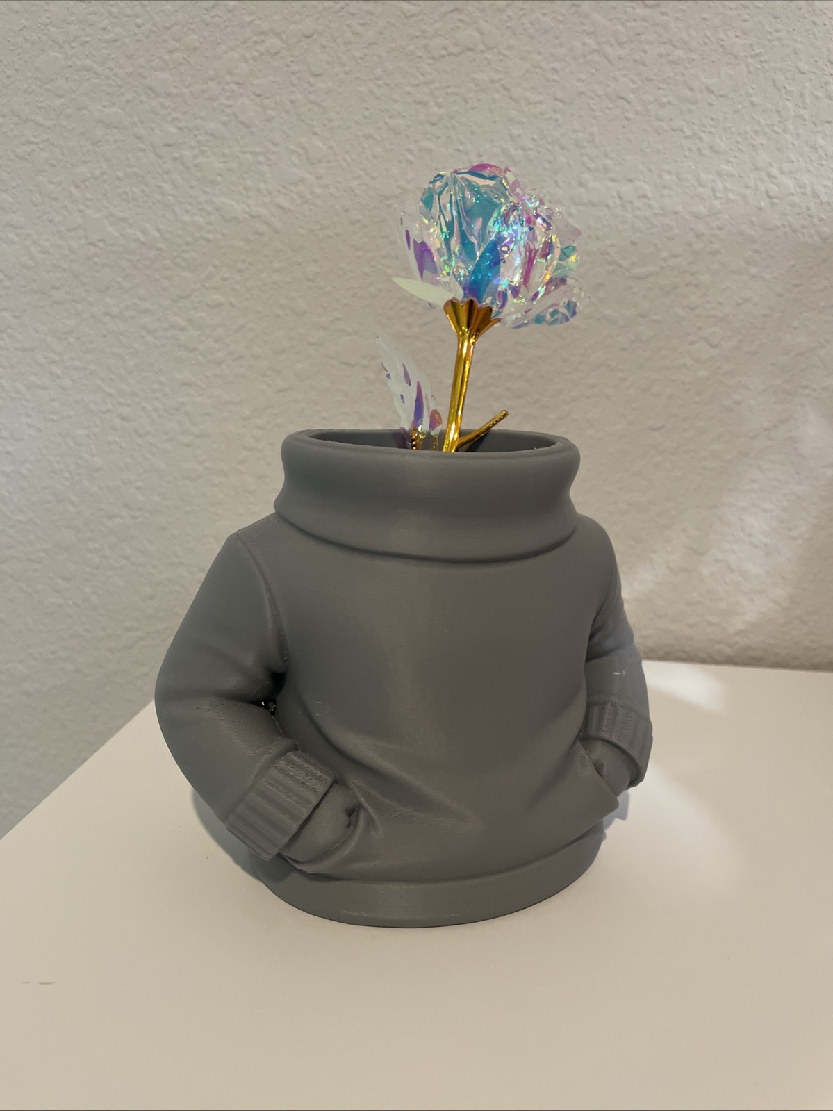 Pen stand, comb, pencil stand, brush stand, gray sweater