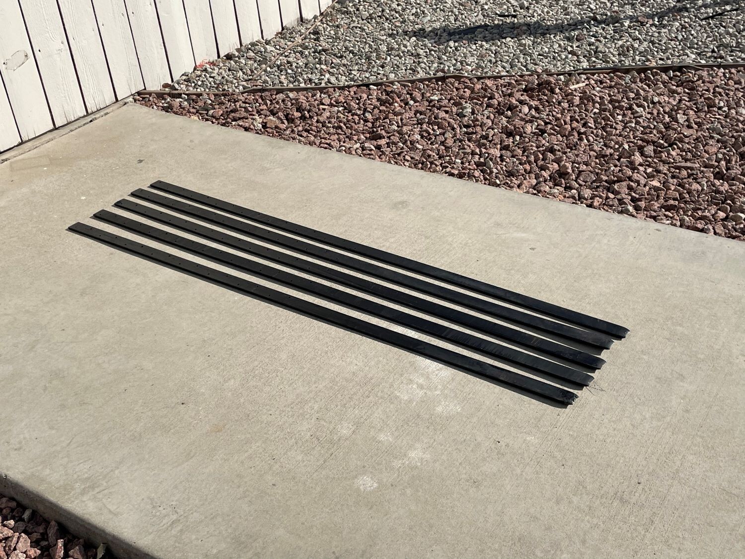 Sandbaggy 60″ Flat Steel Stakes For Concrete Forms With Nail Holes – Reusable