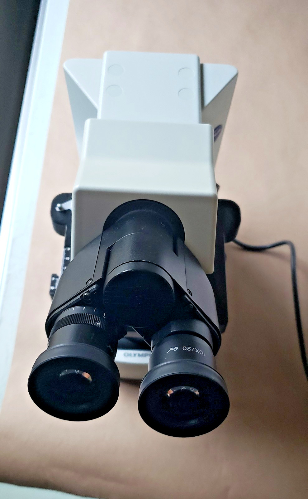 TESTED Olympus CX31 Microscope CX31RBSF W/ 4 Objectives 4x/10x/40x/100x