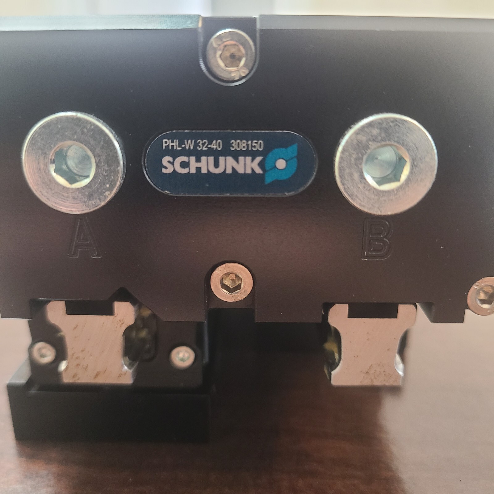 Schunk PHL-W 32-040 / PHLW32040 Parallel Pneumatic Gripper for Robot EOAT