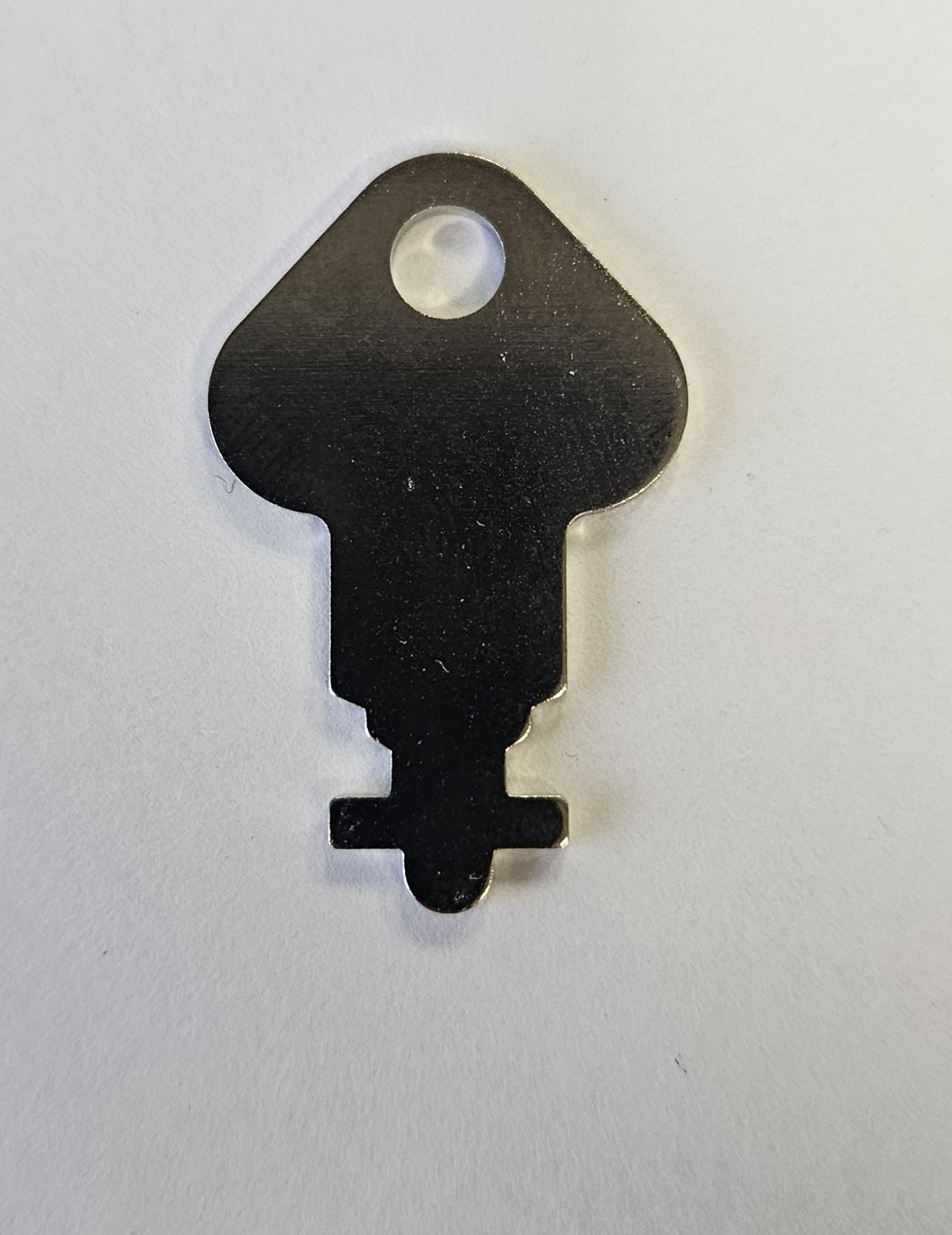 1 – Paper Towel Dispenser Metal Key Georgia Pacific 50504 Janitor Bathroom