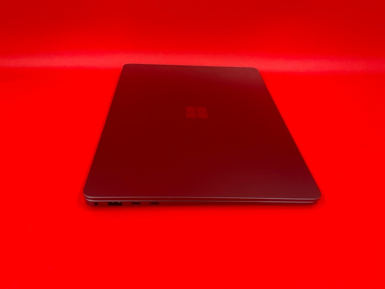 Microsoft Surface Laptop 7 Ultra 1TB 13.8″ Windows 11 Pro Touchscreen EP2-33223