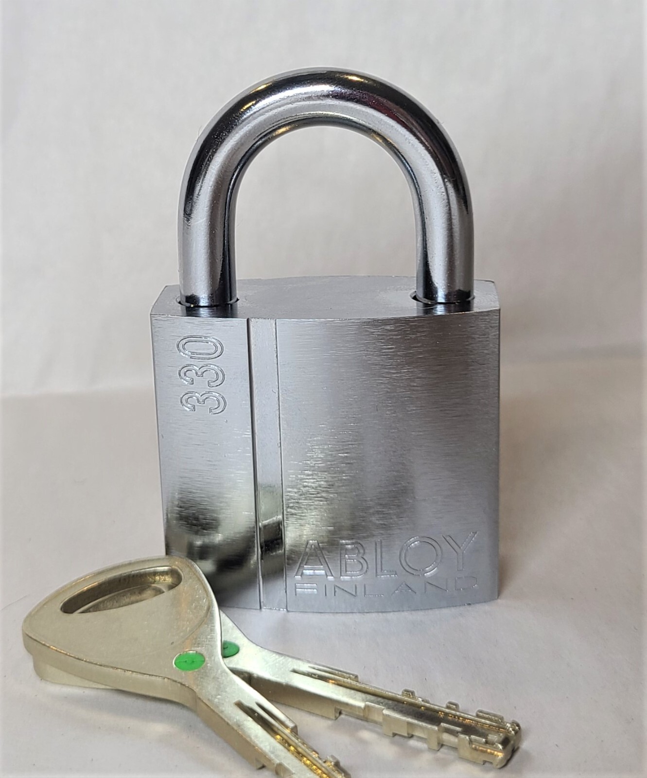 Abloy 330 High Security Padlock – Hardened Steel Shackle – Lockers, bikes, chain
