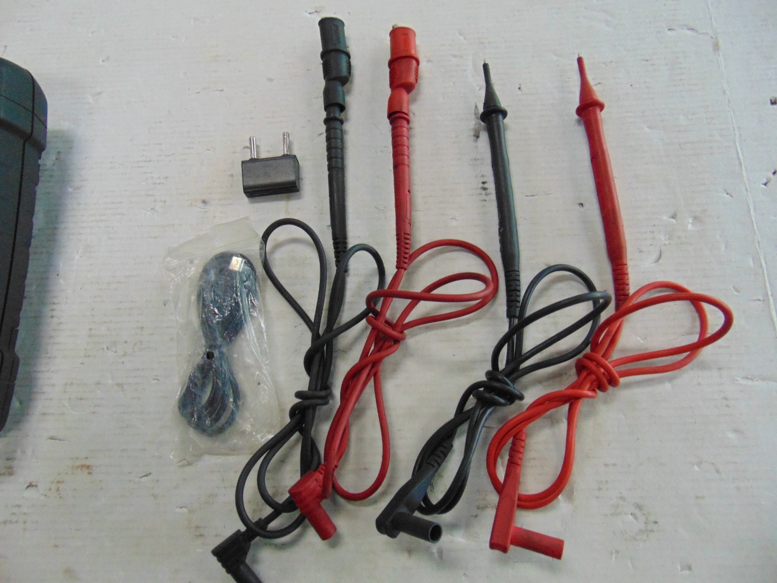 Mac Tools EM721 Digital Multimeter + Backlight, Carry Case, Leads, Book & Disc