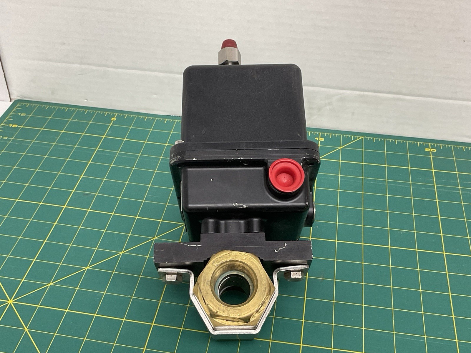 Gemini 630 Electric Valve Actuator 300in-lbs 120VAC 0.50 AMPS Missing Handle