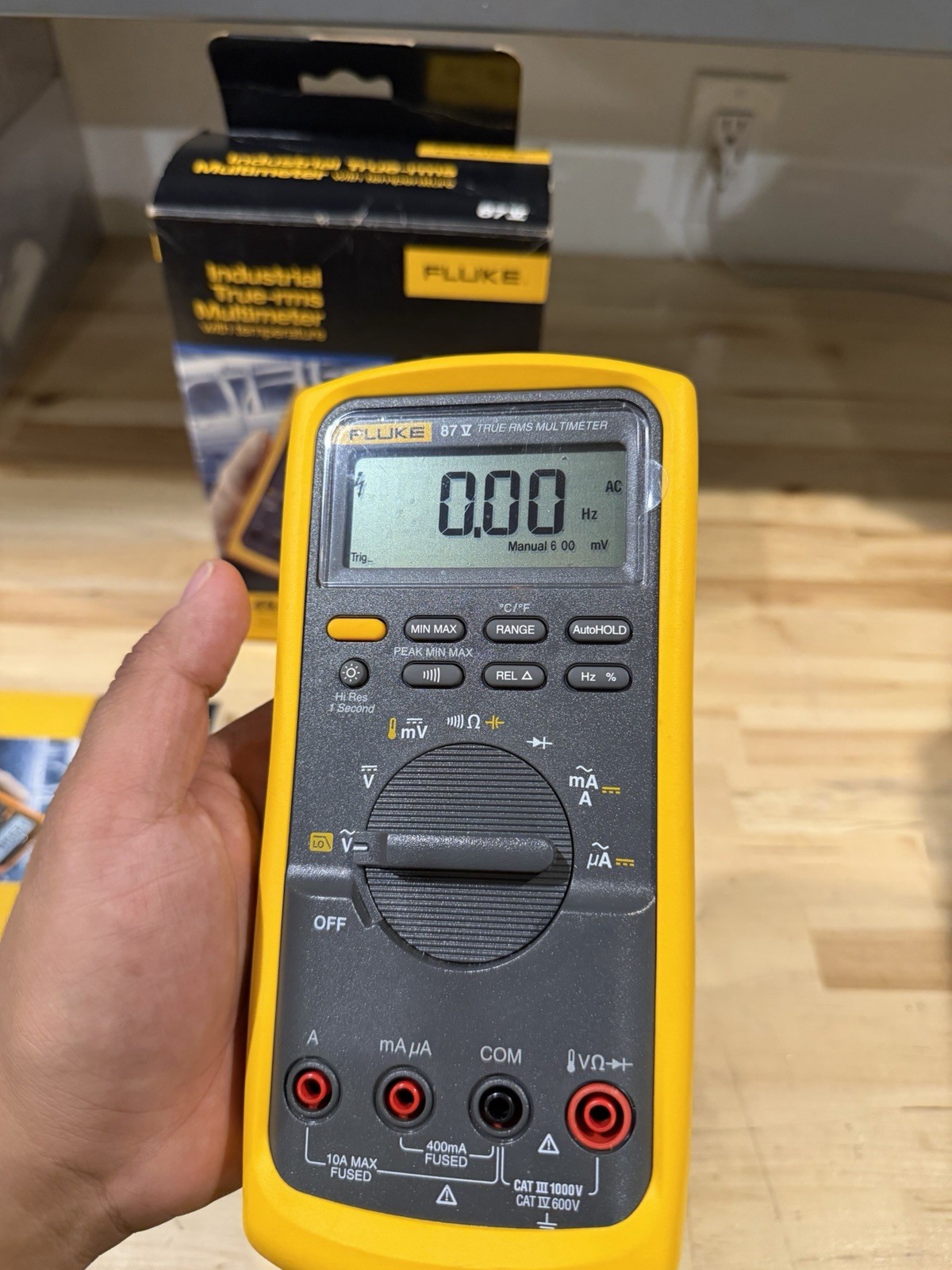 FLUKE 87V TRUE RMS MULTIMETER W/ LEADS (TESTED) SHIPS FAST