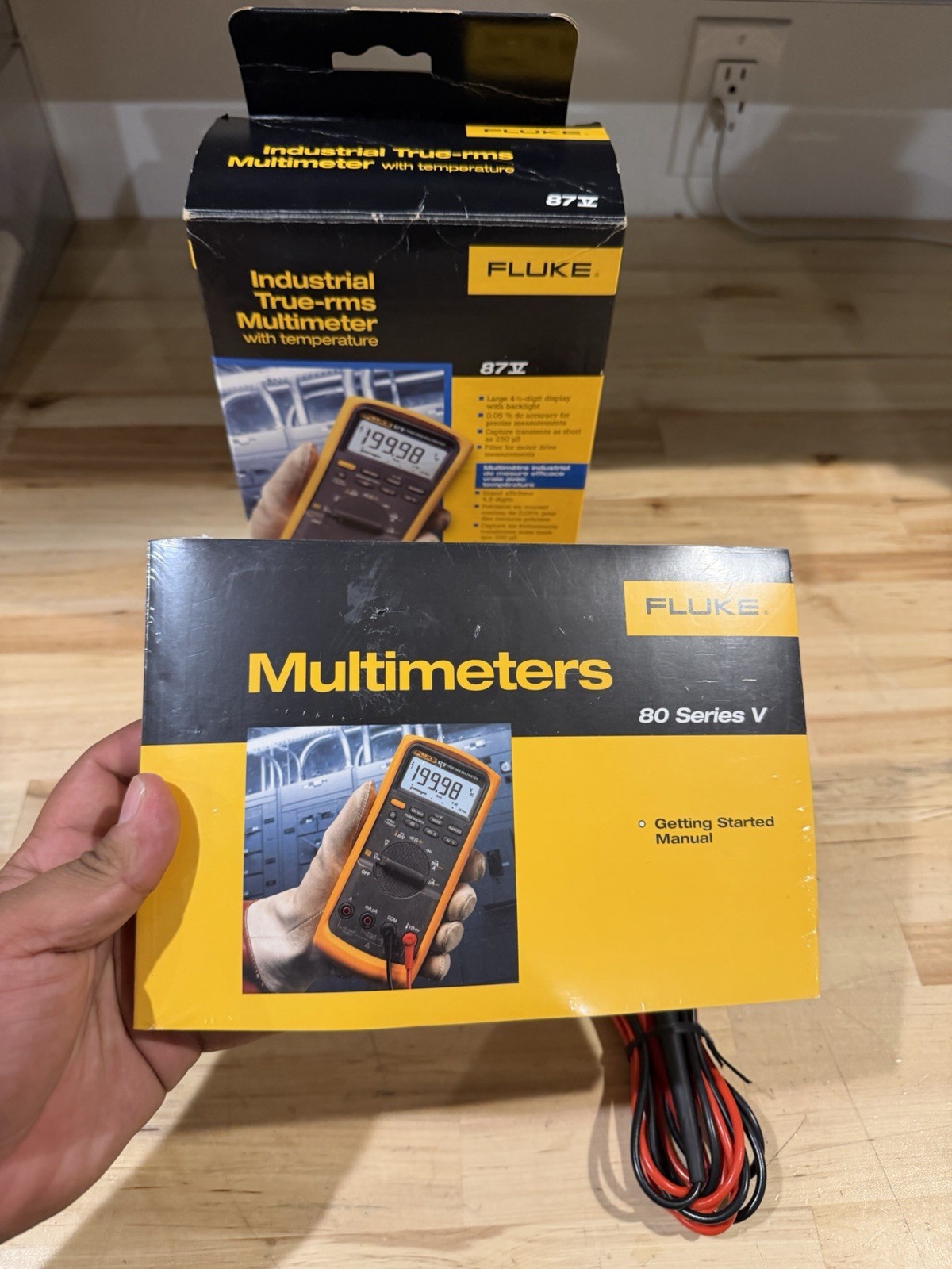 FLUKE 87V TRUE RMS MULTIMETER W/ LEADS (TESTED) SHIPS FAST