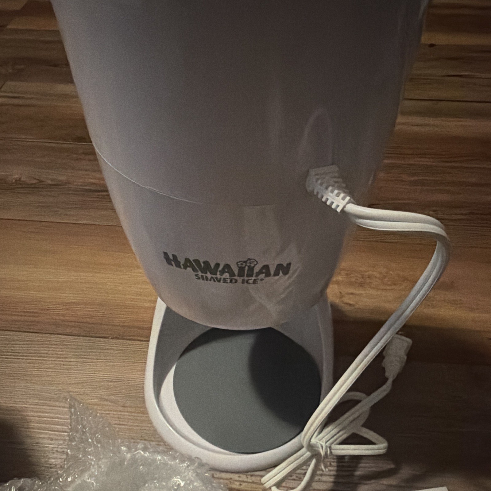Hawaiian Shaved Ice S900A Electric Shaved Ice Machine 143 lb/hr 1/3 hp