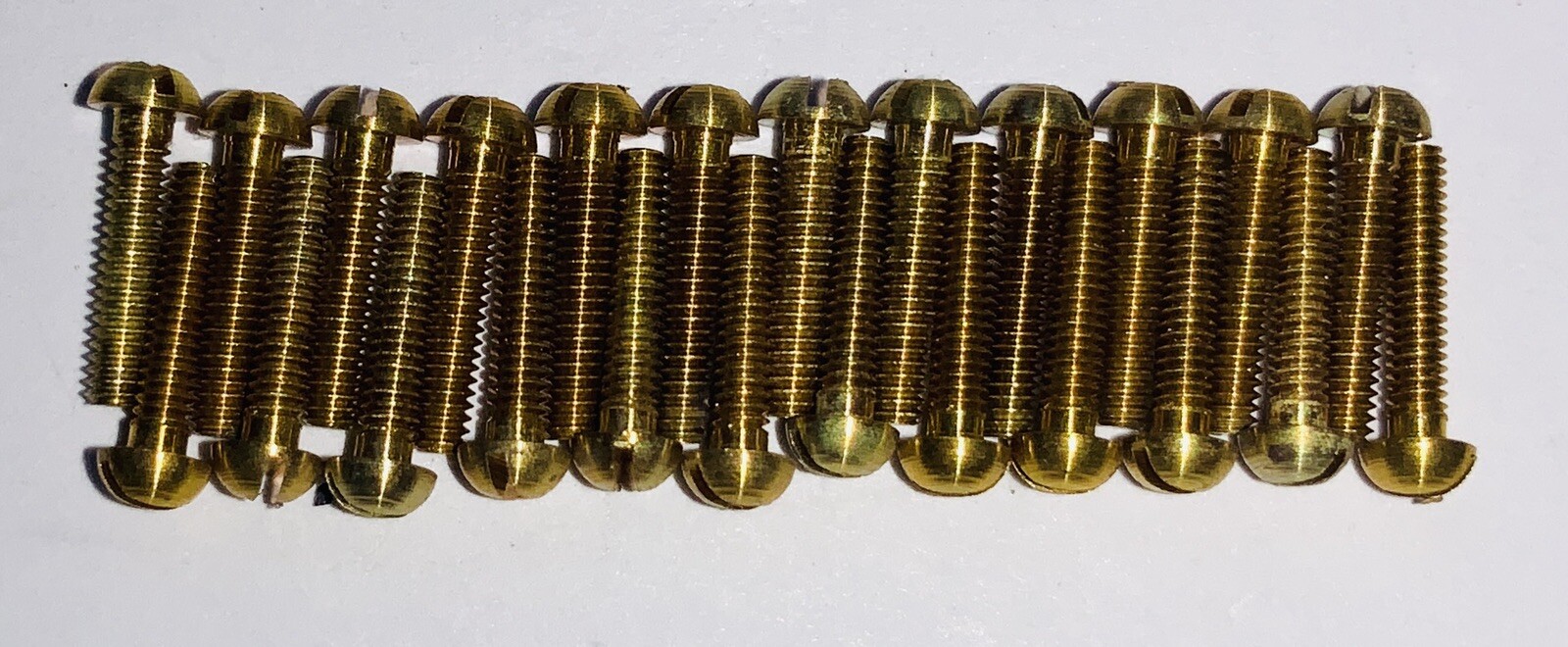 BRASS ROUND HEAD SLOTTED MACHINE SCREWS, NUTS 0-80 x 5/16″ 24PCS. NEW MODEL R.R.