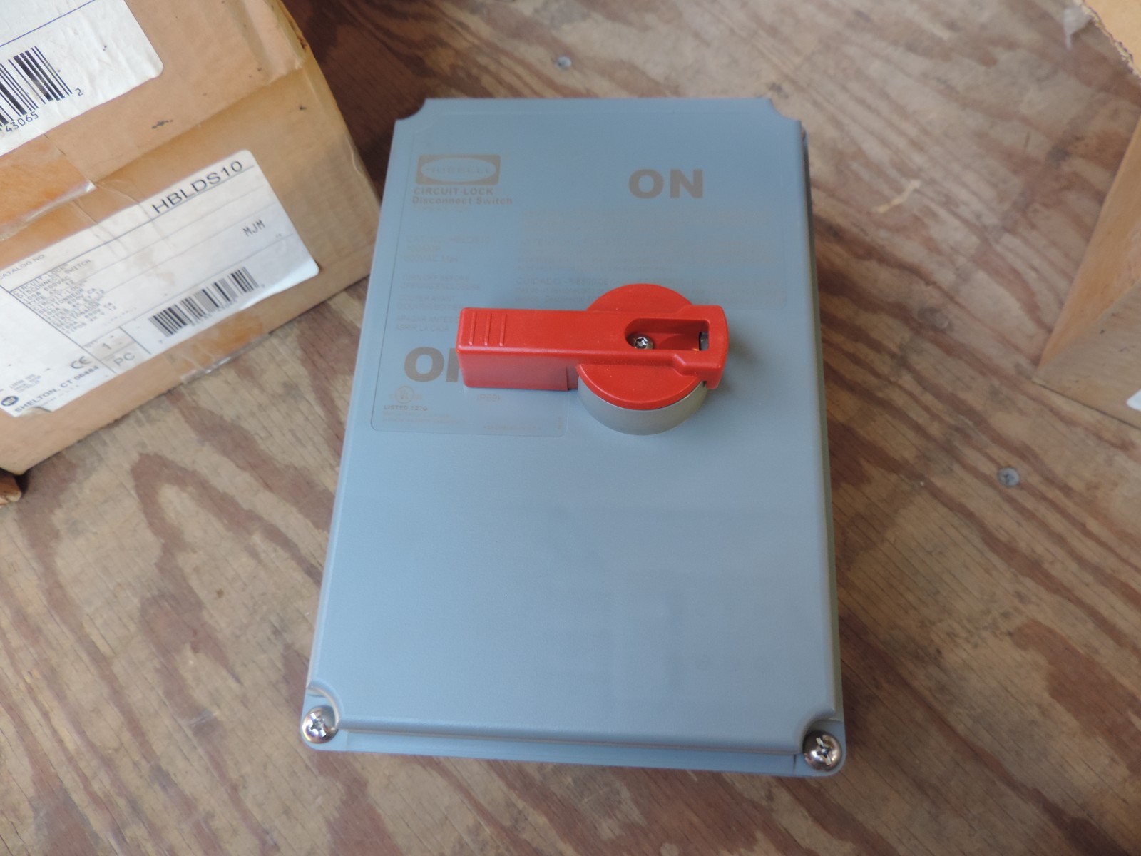 Hubbell HBLDS10 Disconnect Switch 100A 600VAC Type 4X, 12