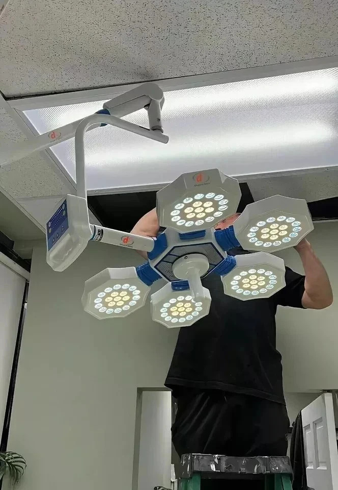 New Operation Theater Light 105 Examination LED OT Light Surgical Lamp .